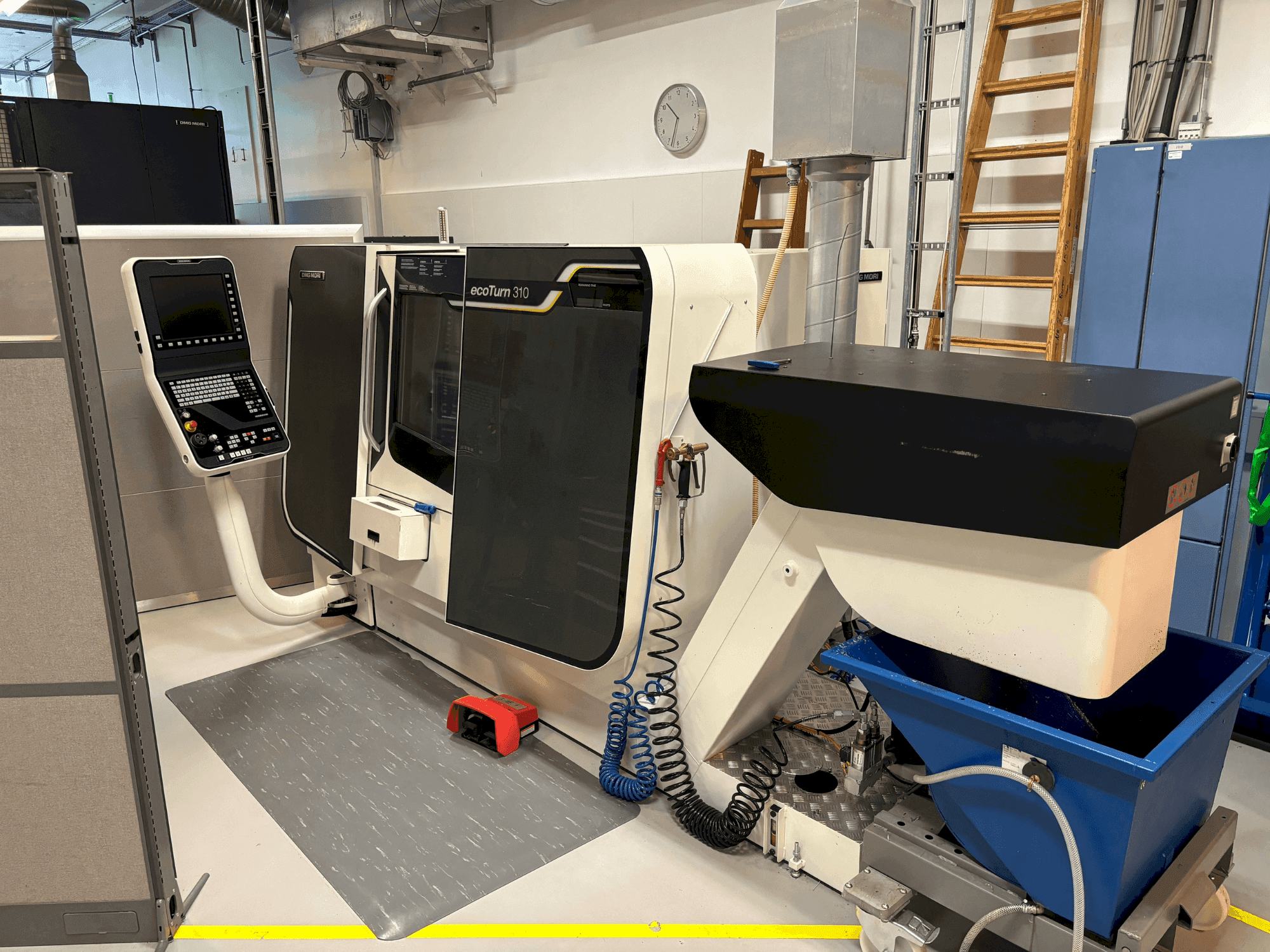 Vue de face de la machine DMG MORI ECOTURN 310 V3