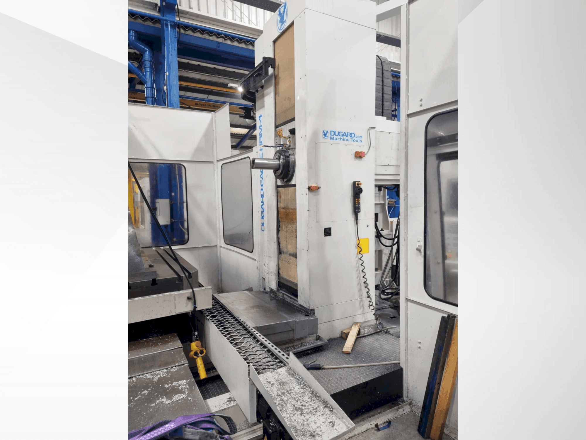 Vue de face de la machine Dugard HBM4