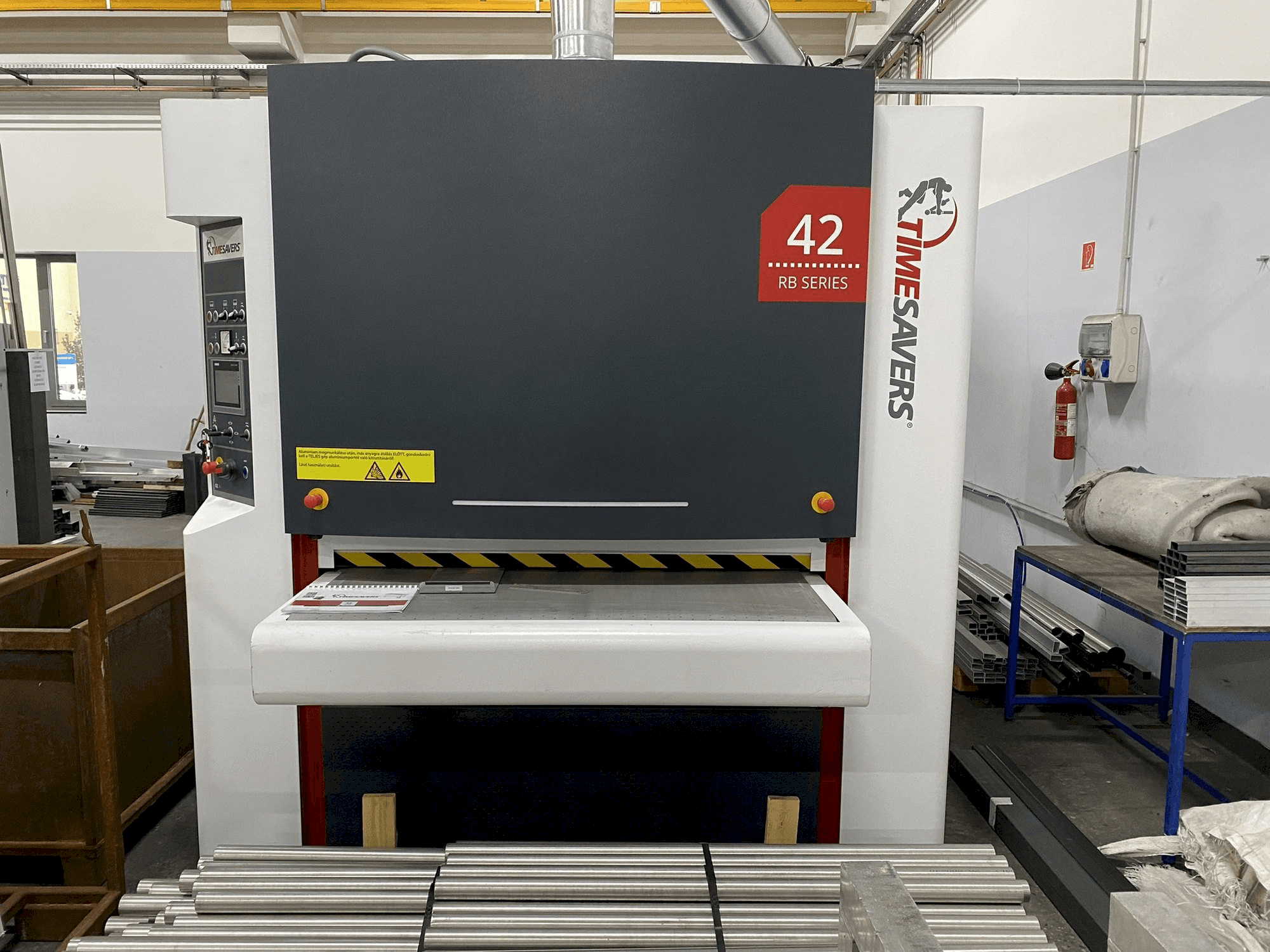 Vue de face de la machine TIMESAVERS 42-SERIE-1350-WRB