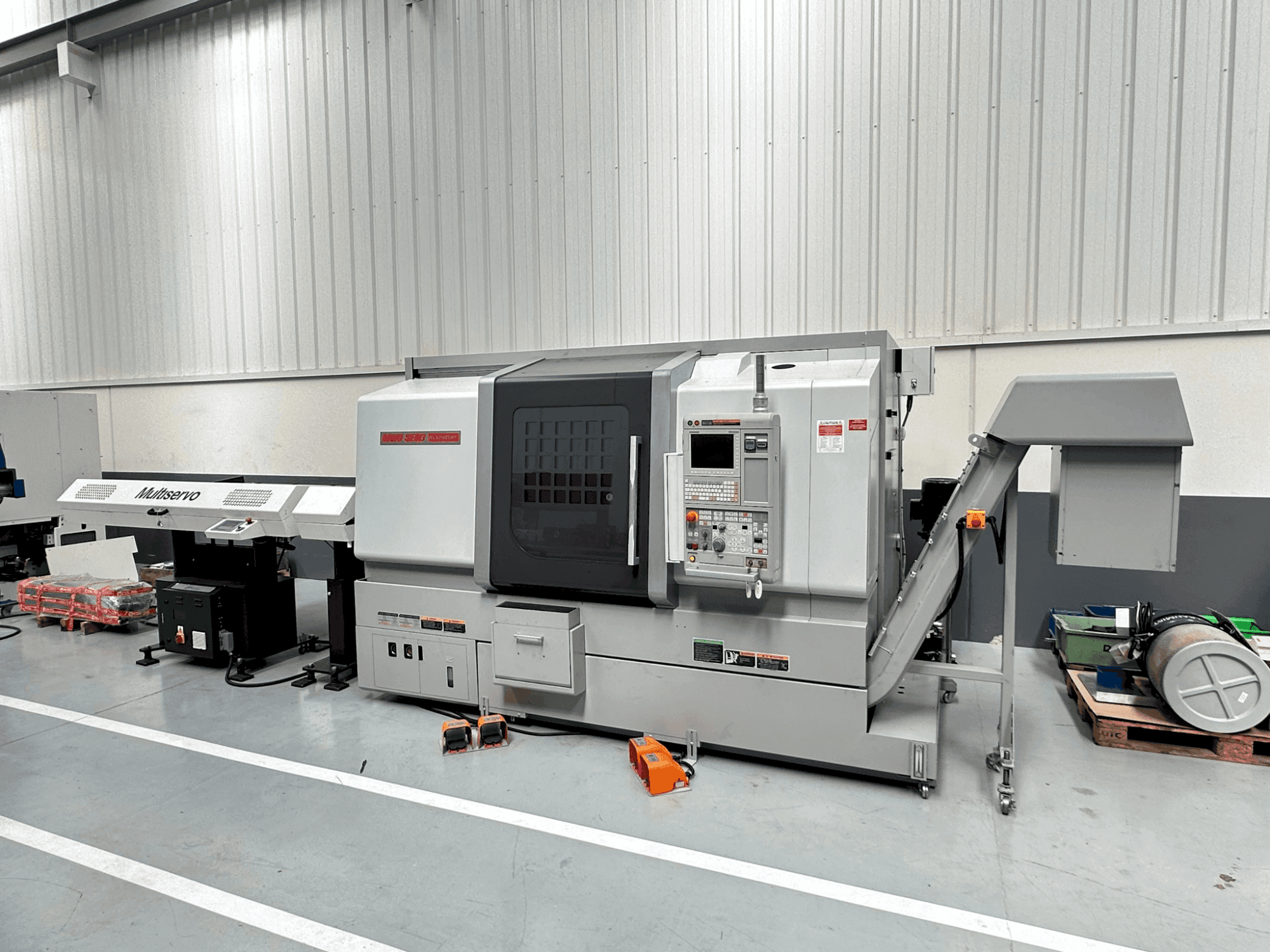Vue de face de la machine MORI SEIKI NLX 2500 SY/700