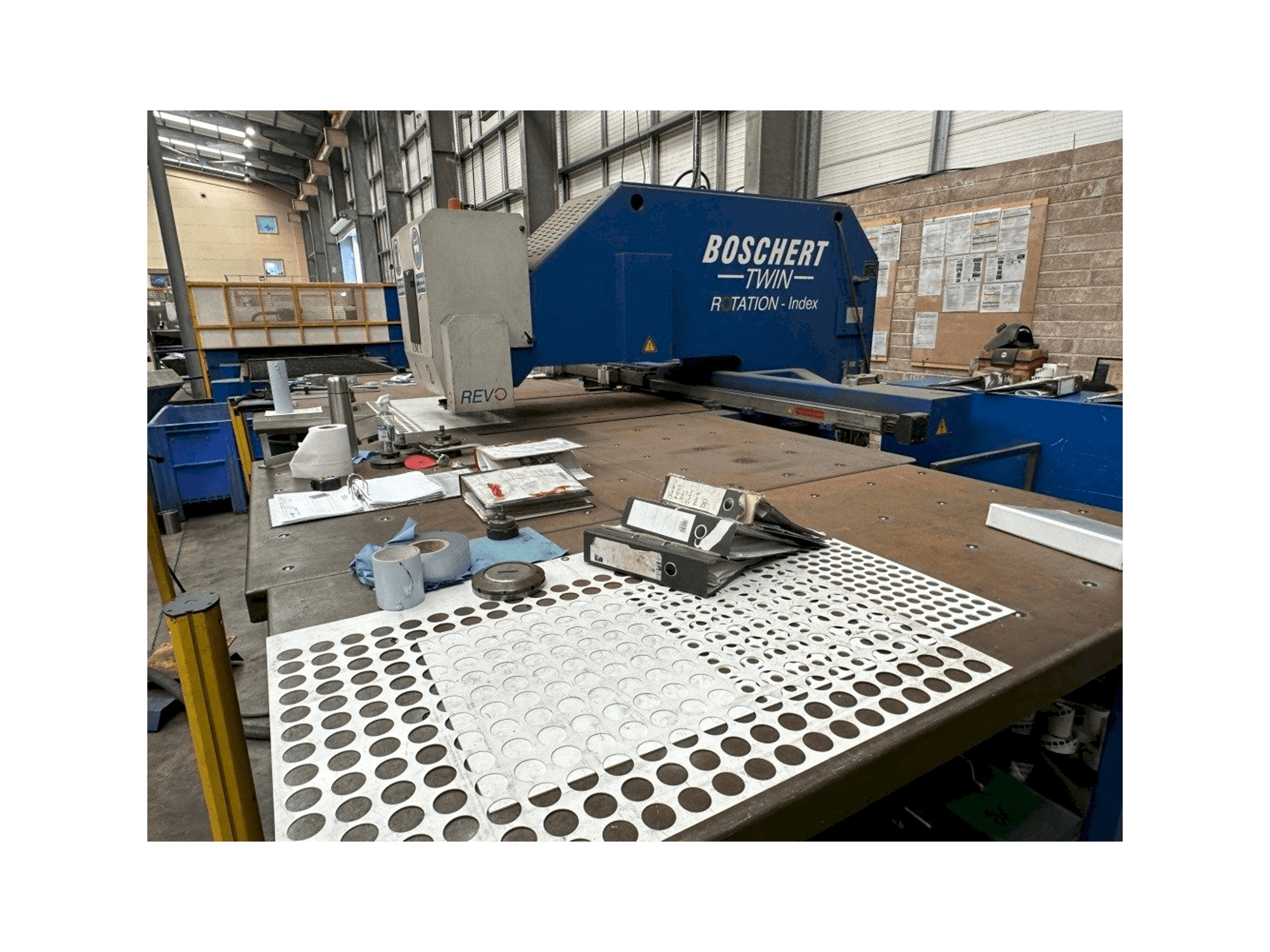 Vue de face de la machine Boschert Twin 1000 Inde