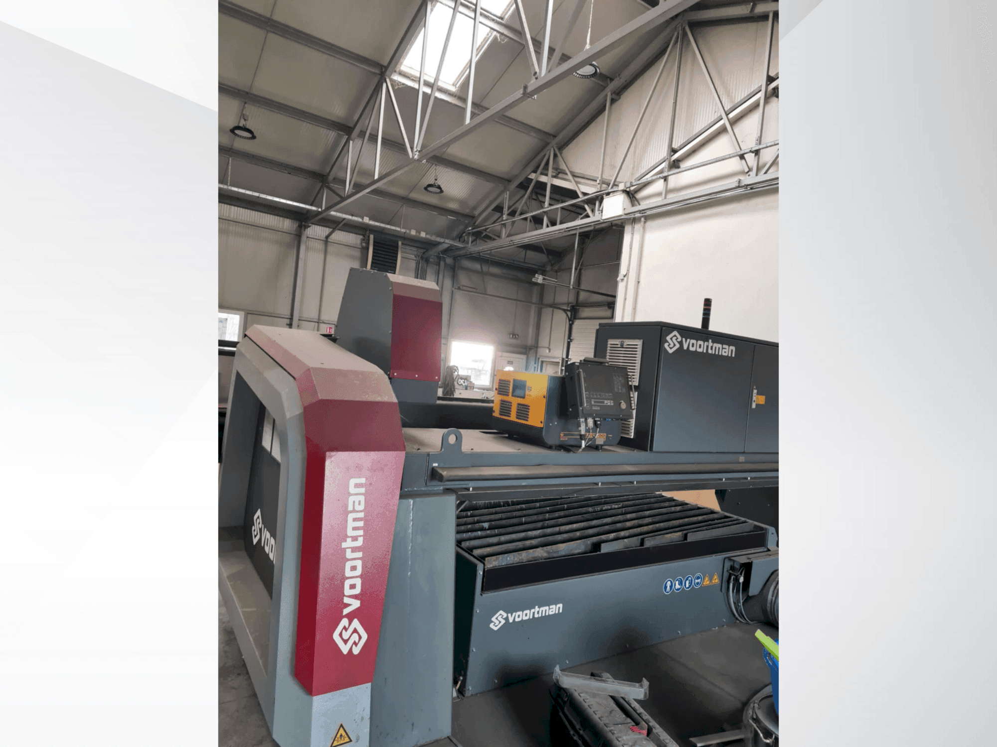 Vue de face de la machine VOORTMAN V304