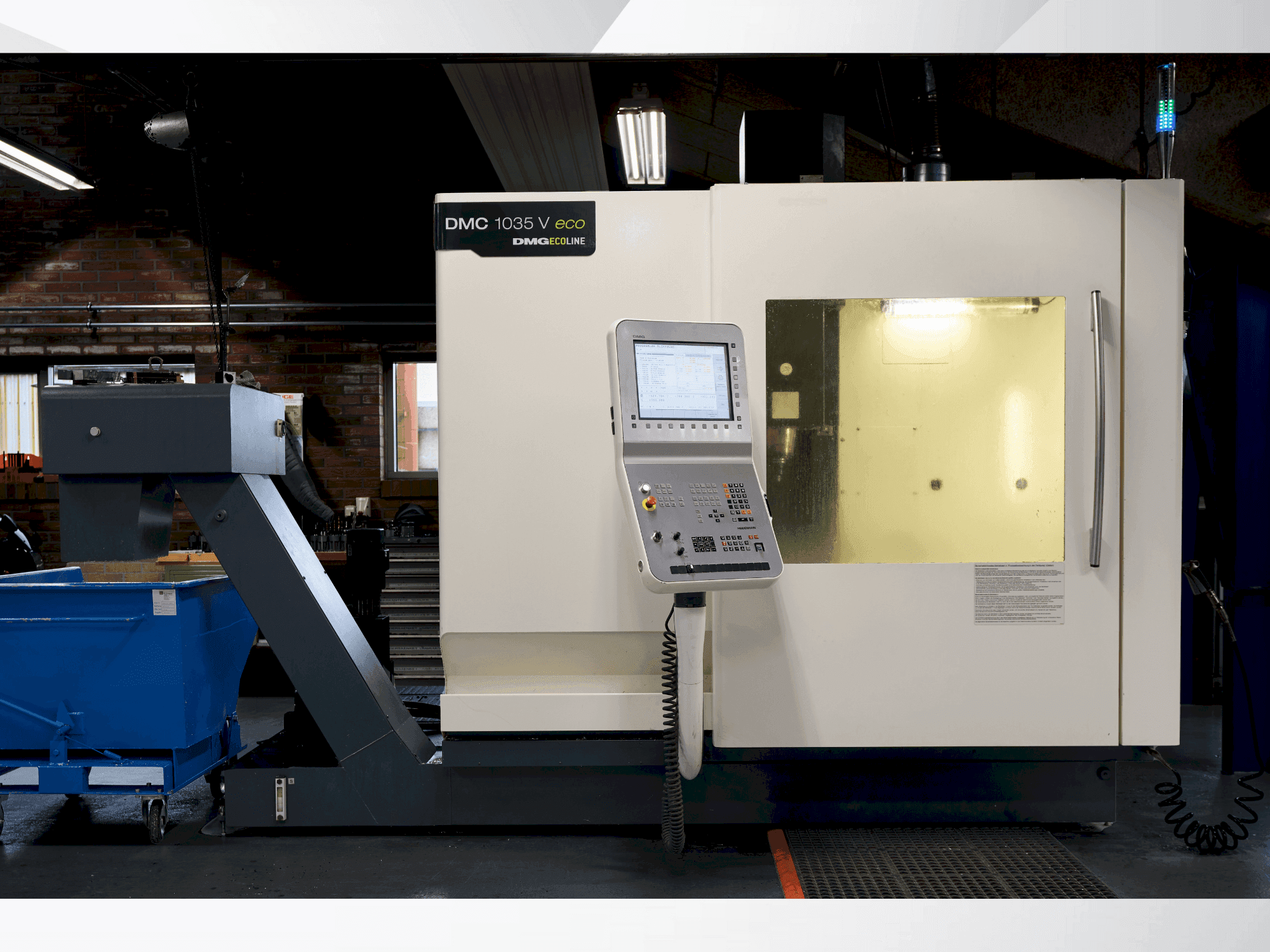 Vue de face de la machine DMG MORI DMC 1035V