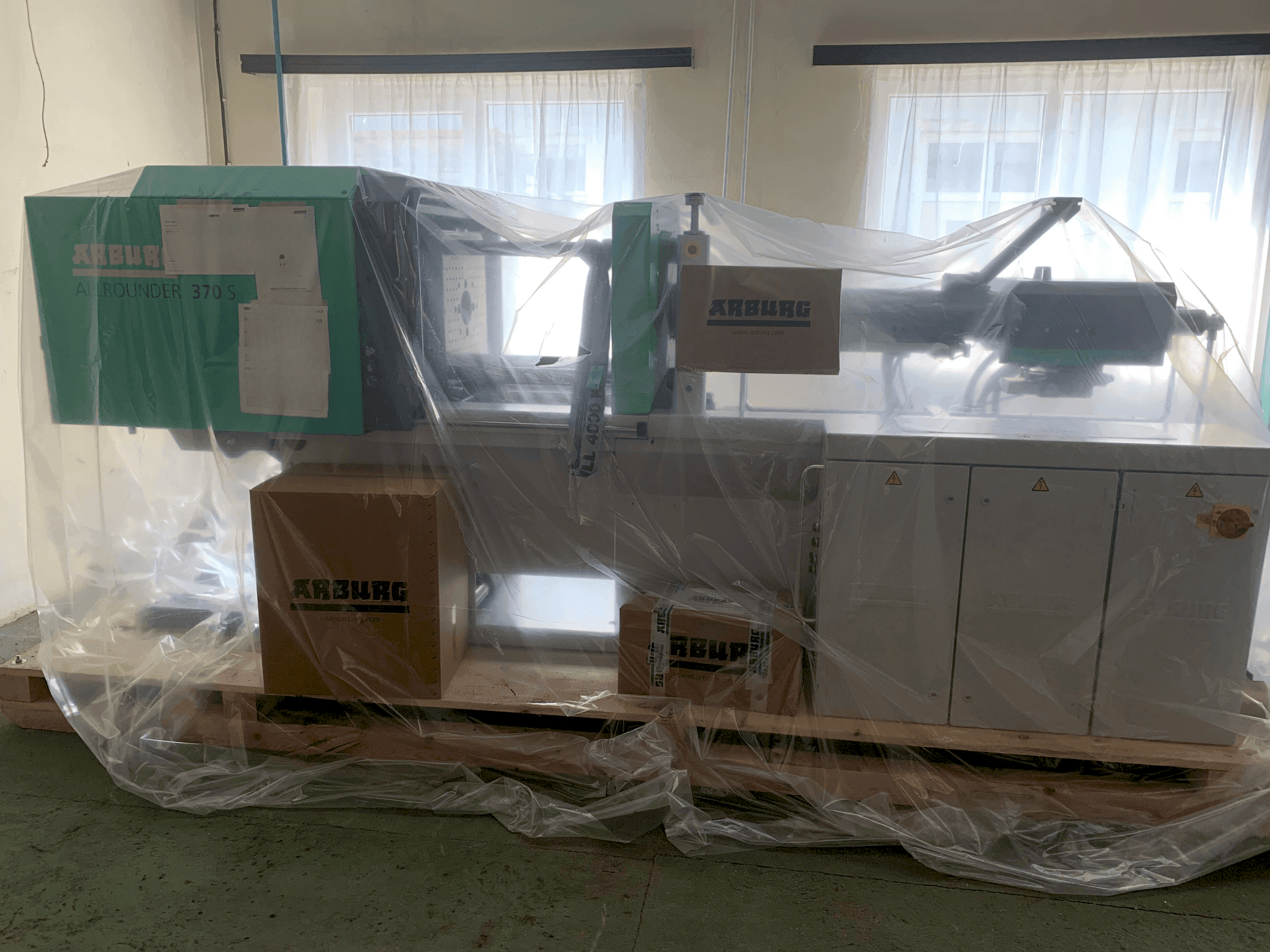 Vue de face de la machine Arburg 370 S 600-290 U