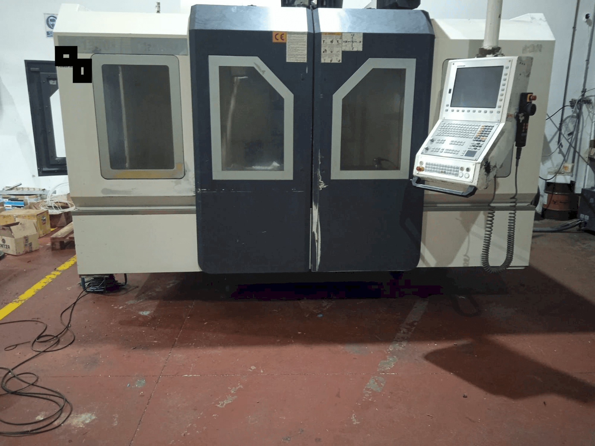 Vue de face de la machine Hartford LG-1370