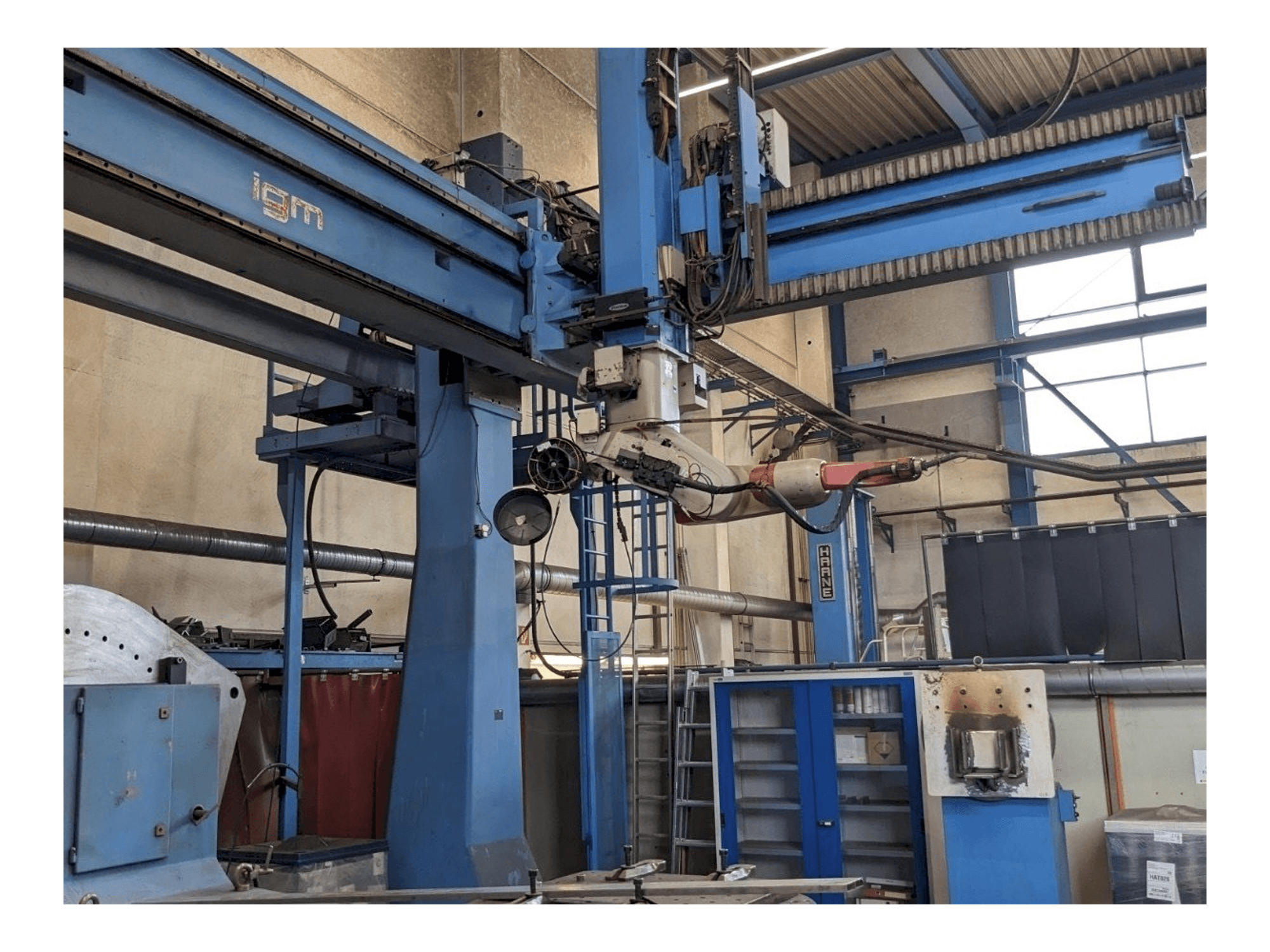 Vue de face de la machine IGM RTi 300-S