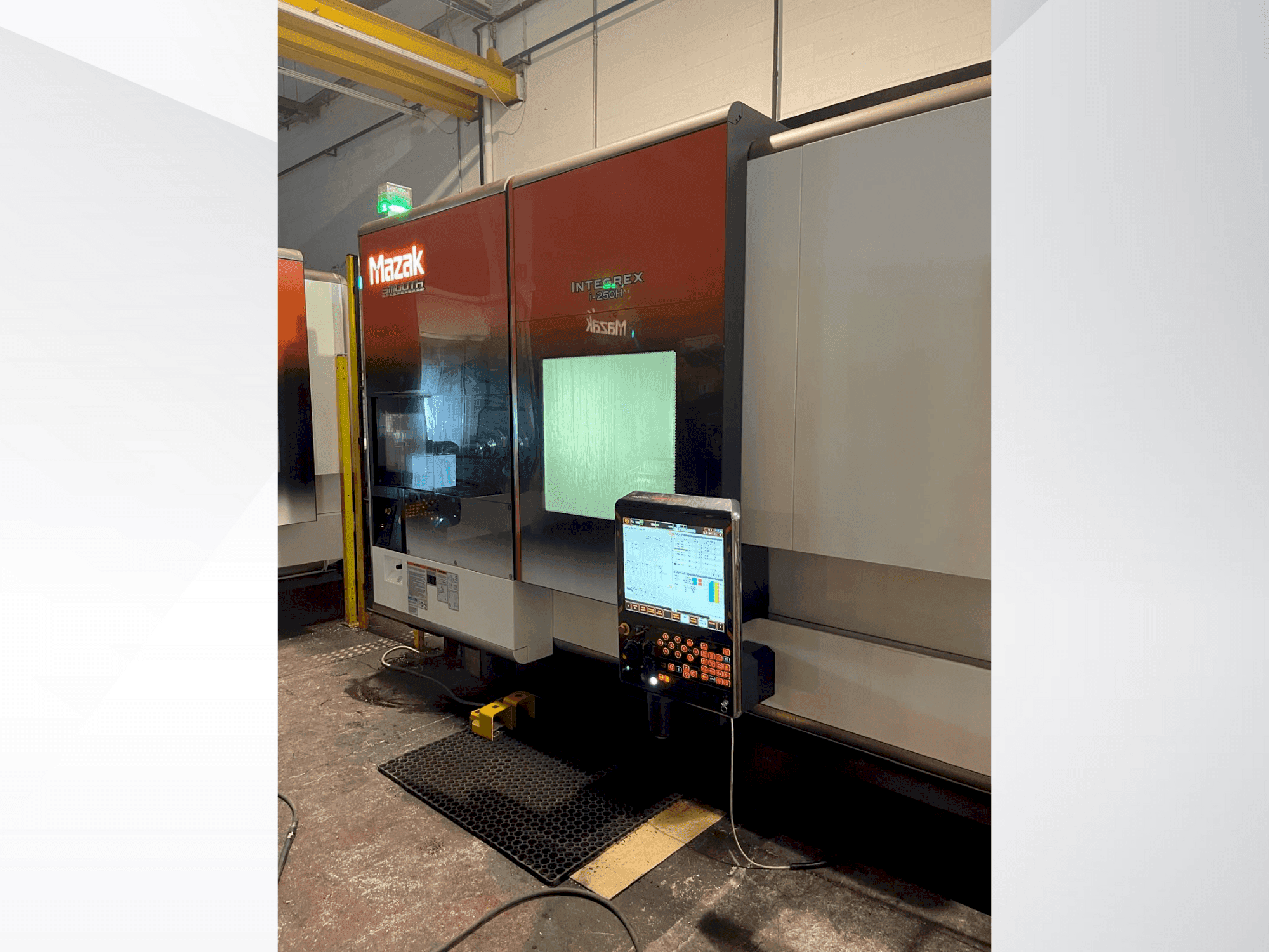 Vue de face de la machine Mazak Integrex i-250H
