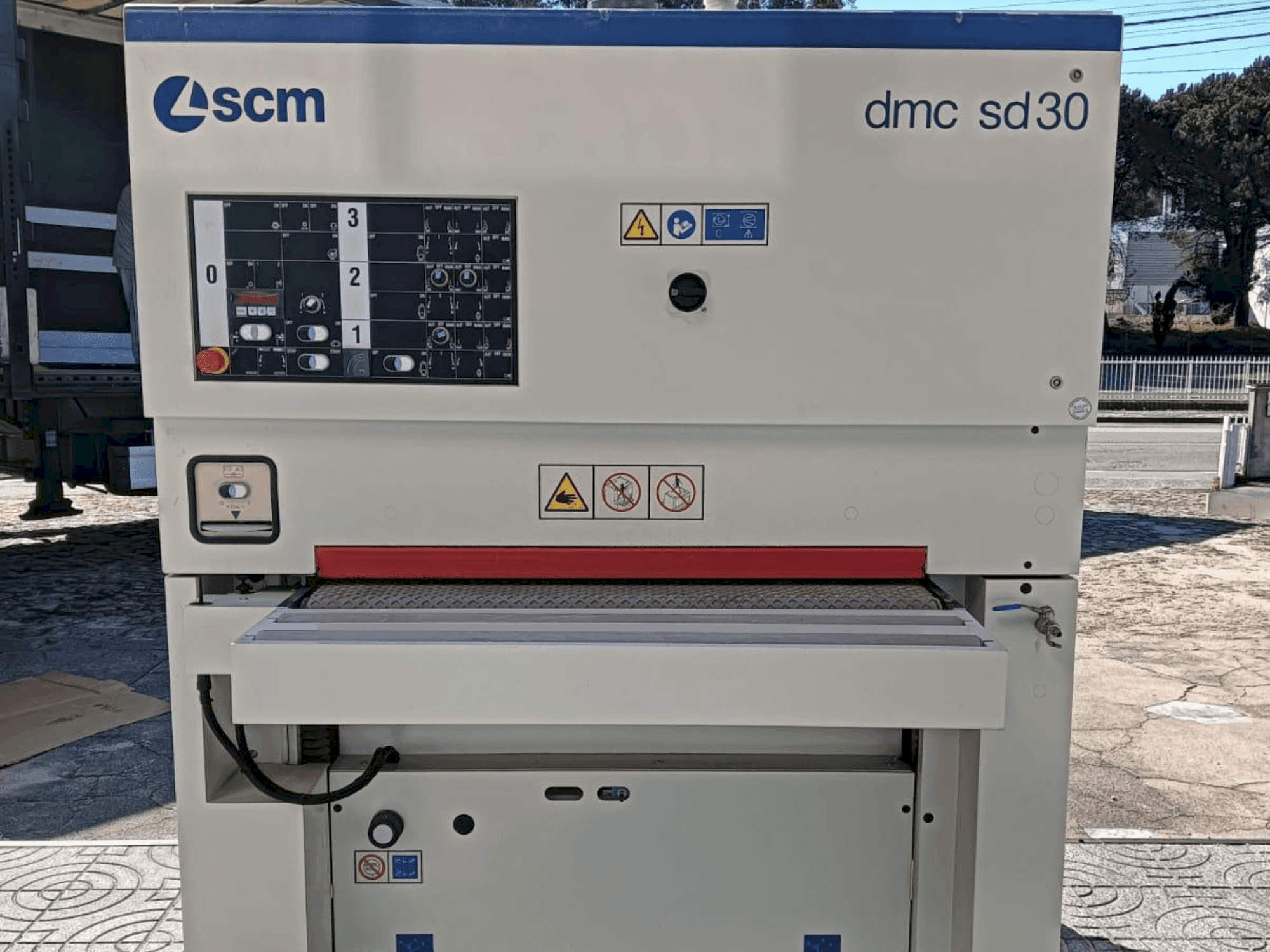 Vue de face de la machine SMCTL DMC SD 30 RCS 110