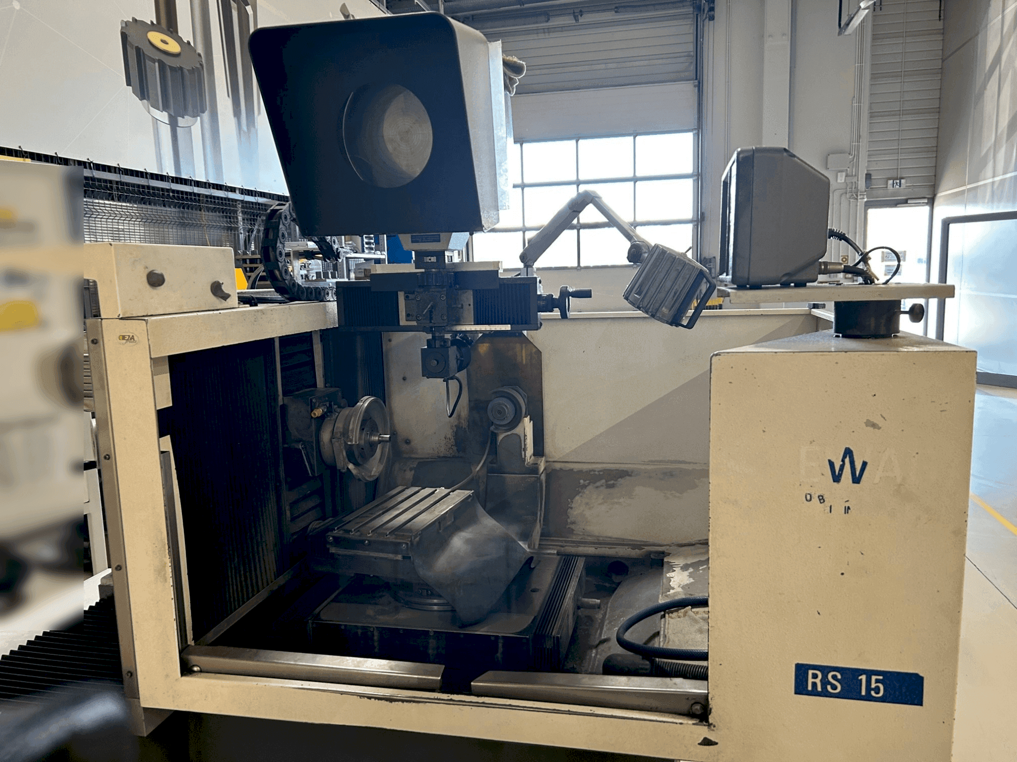 Vue de face de la machine EWAG RS 15