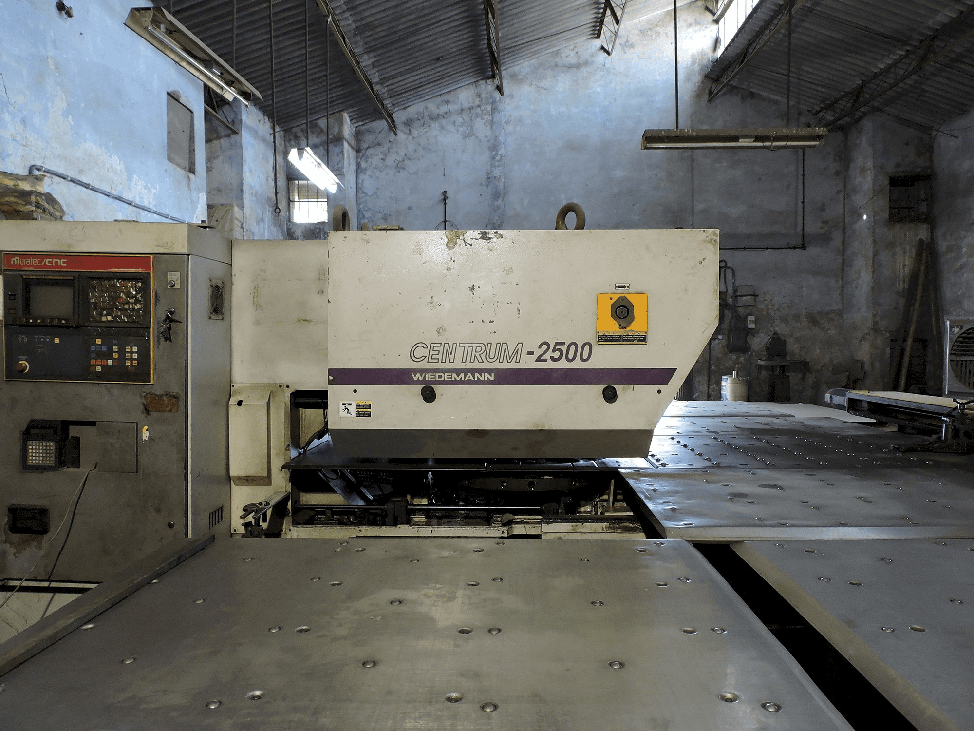 Left side view of Murata Wiedemann C-2500 Machine