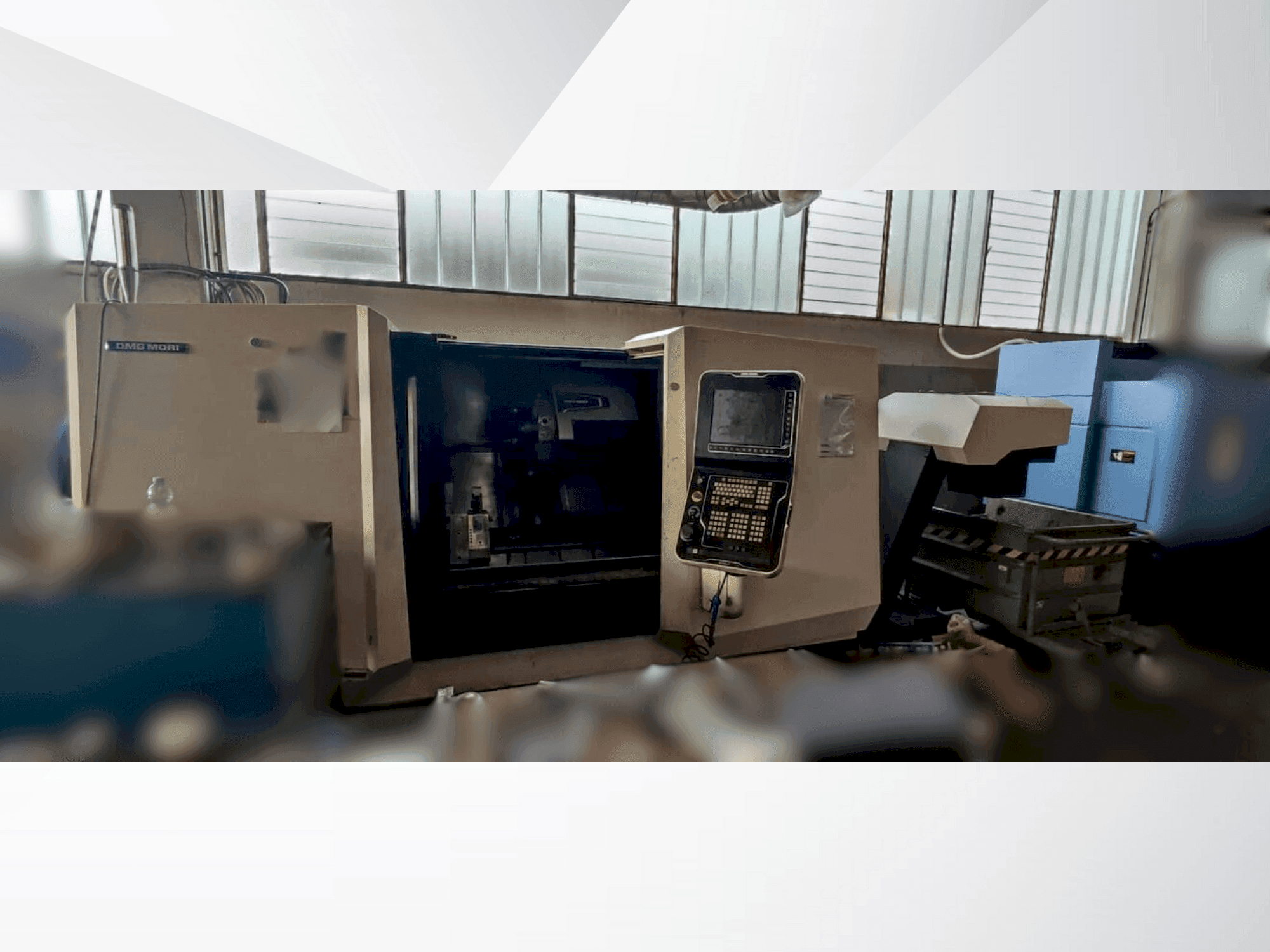 Vue de face de la machine DMG MORI CLX 550