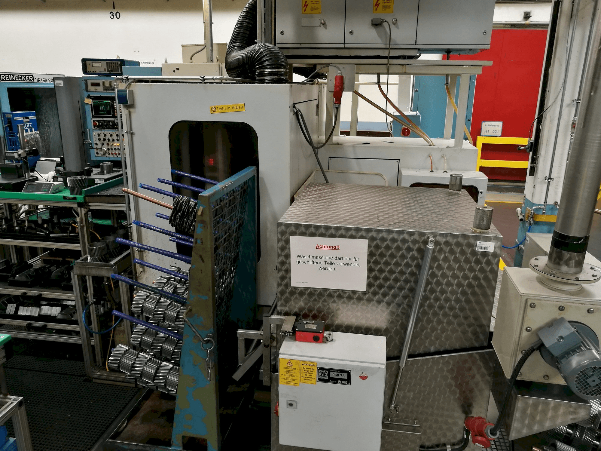 Front view of Pfauter PH 280 machine