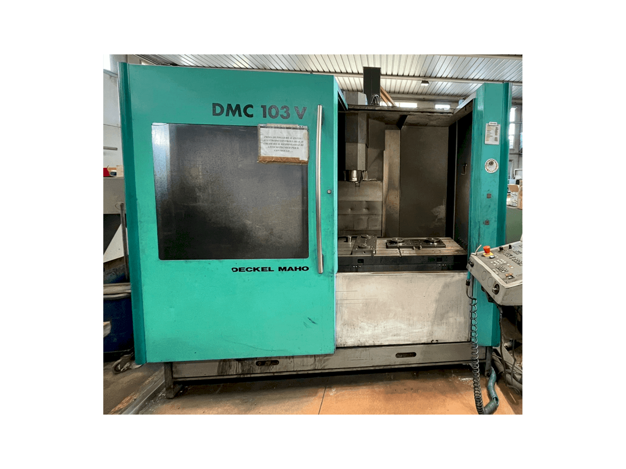 Vue de face de la machine DECKEL MAHO DMC 103