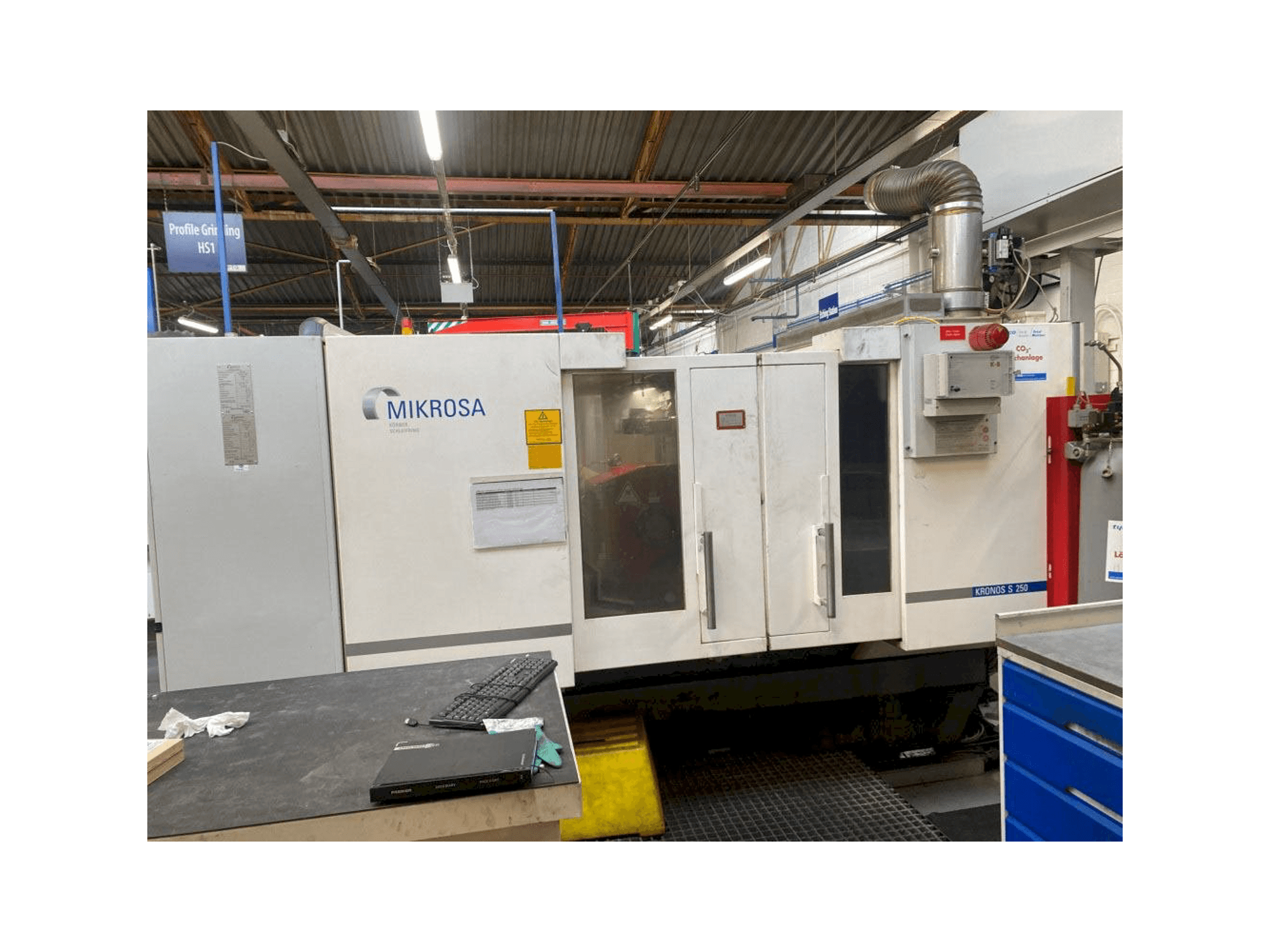 Vue de face de la machine Schaudt Mikrosa Kronos S250