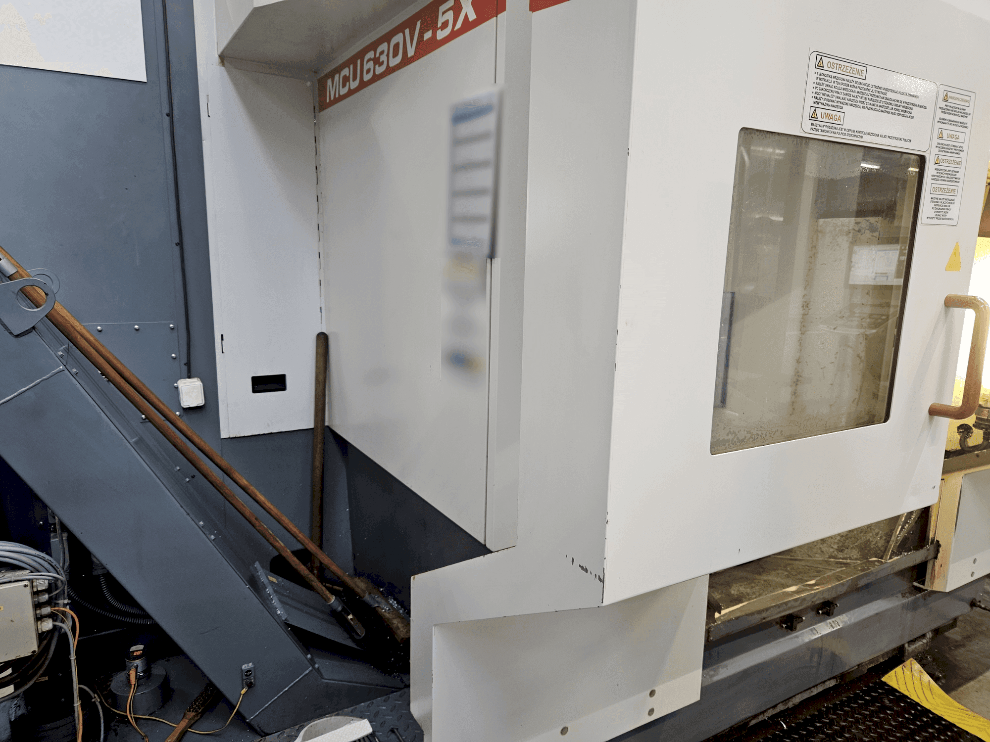 Vue latérale de la machine KOVOSVIT MAS MCU 630V-5X