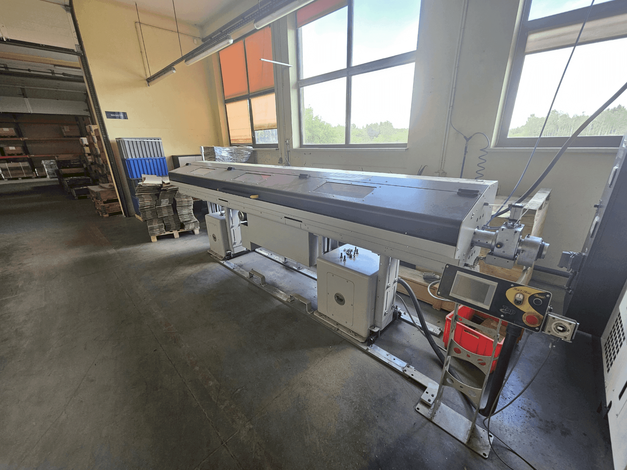 Vue de face de la machine TOP Automazioni FUSION 352 SX