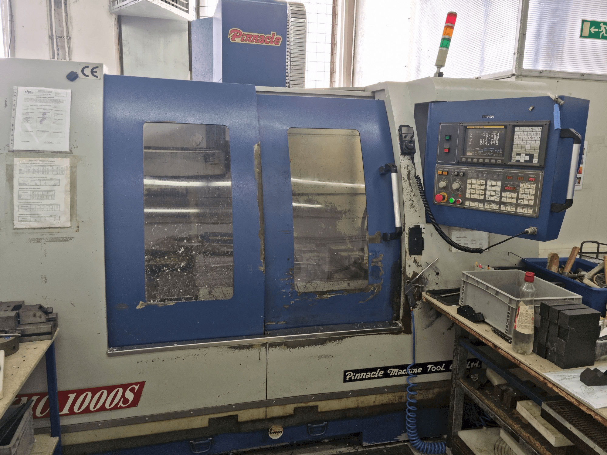 Vue de face de la machine Pinnacle VMC1000S