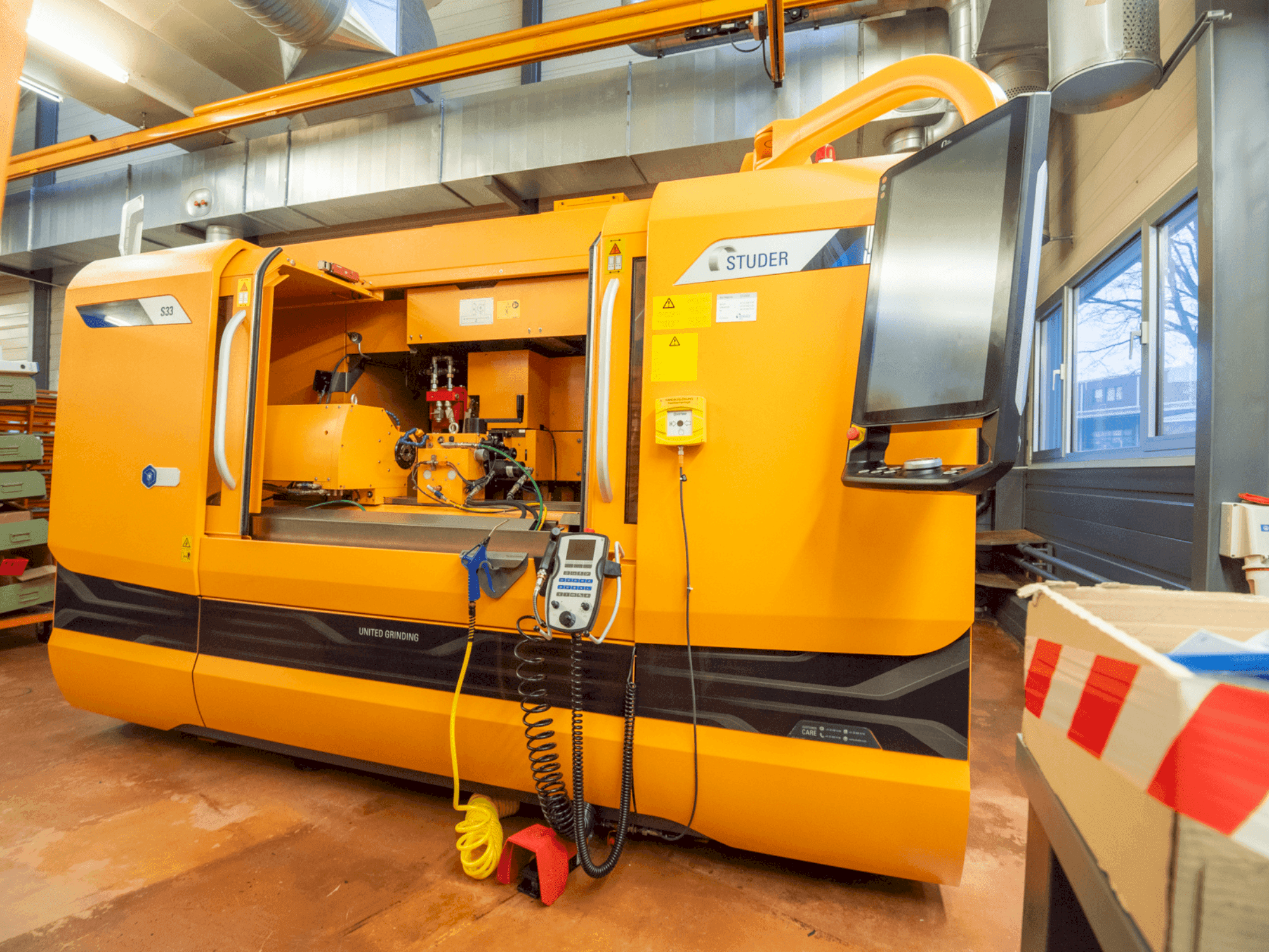 Vue de face de la machine STUDER S33