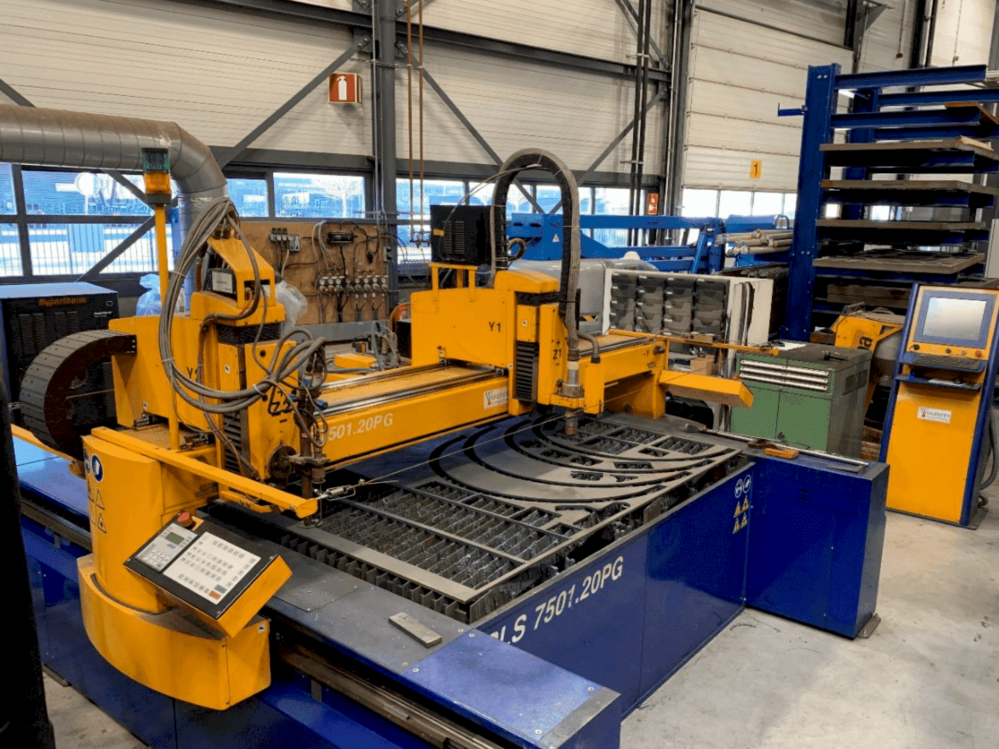 Vue de face de la machine MicroStep PLS7501.20PG