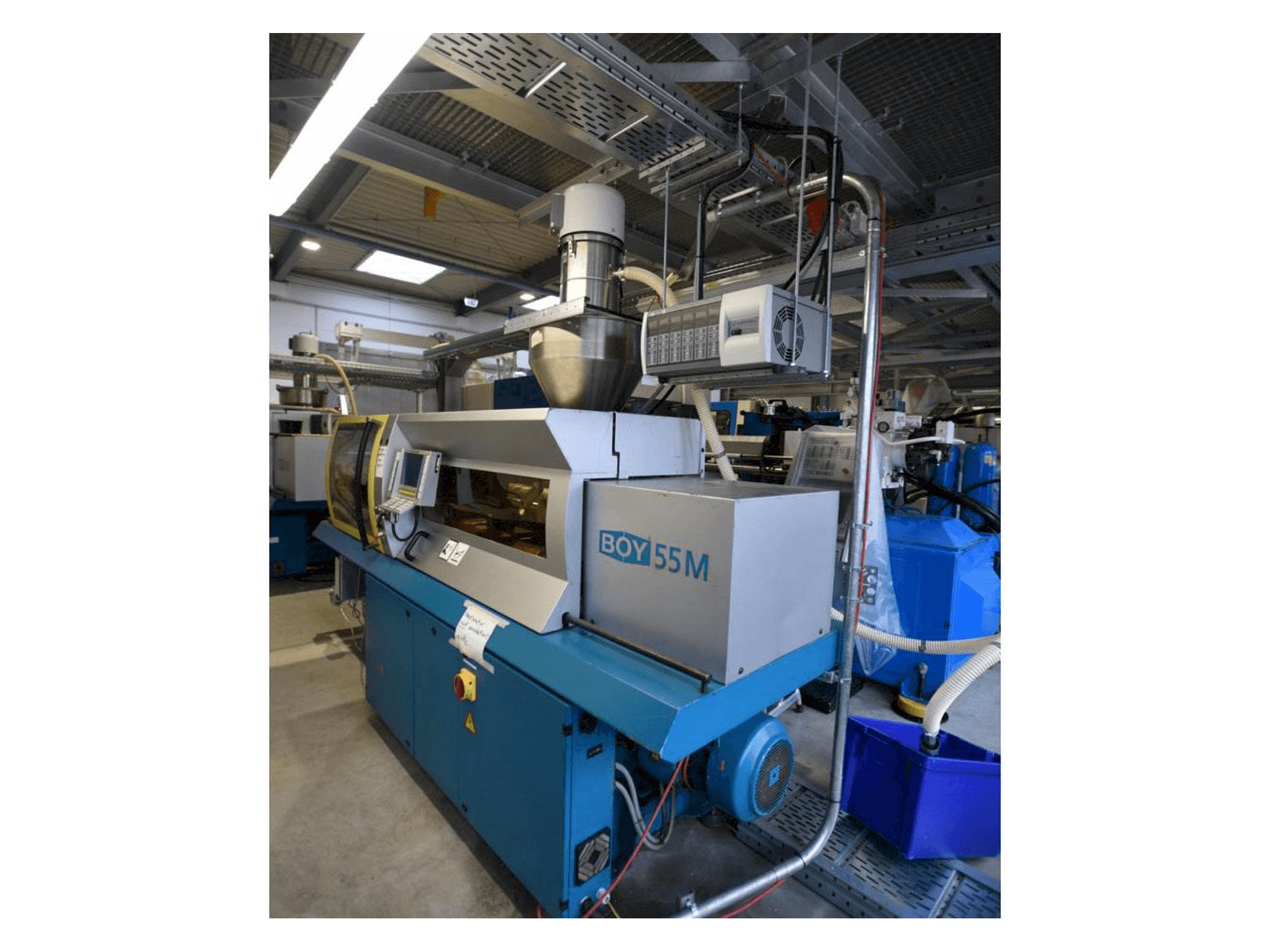 Vue de face de la machine BOY 55M