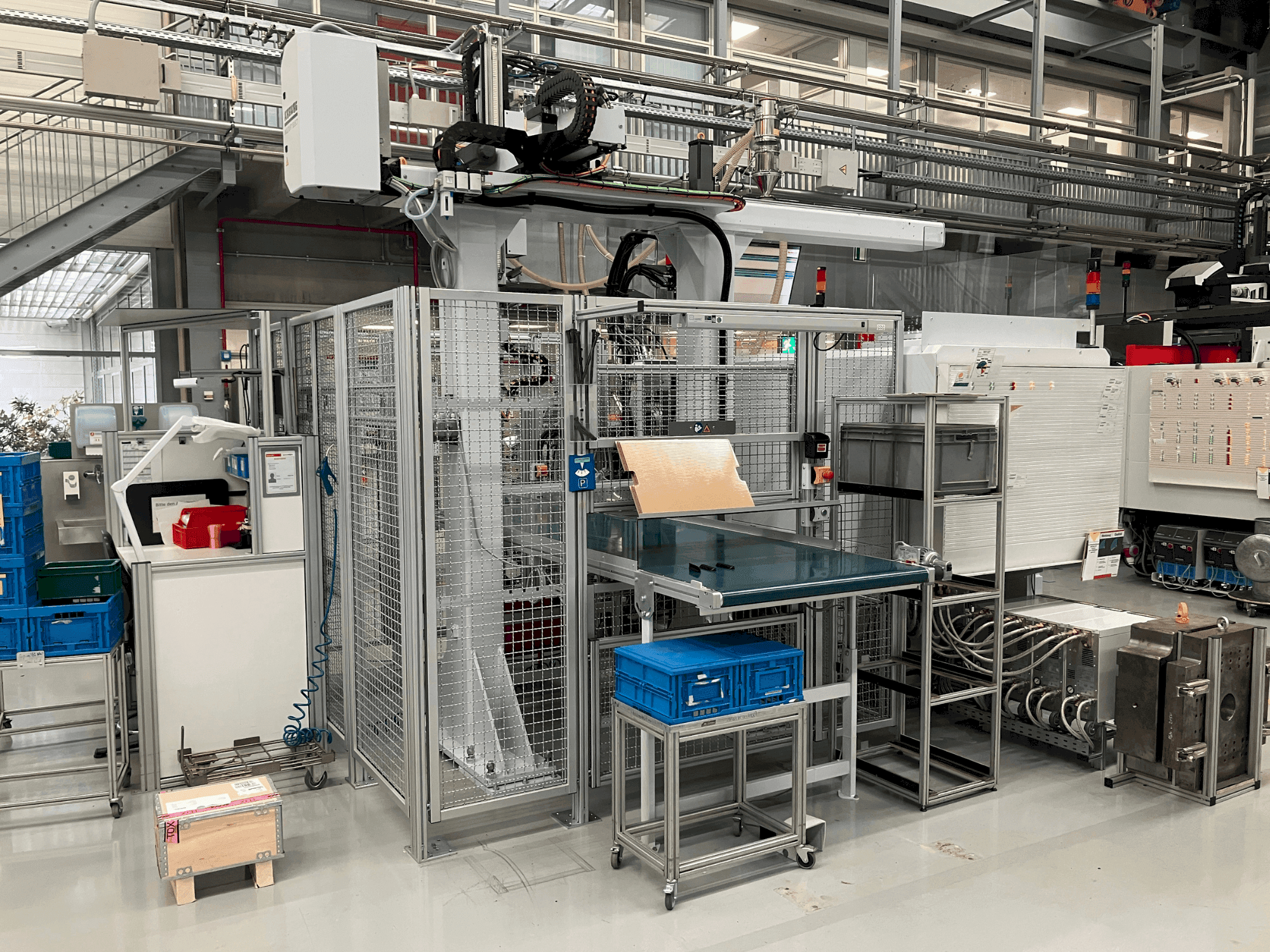 Vue de face de la machine Arburg Allrounder 520 S 1600-400/170