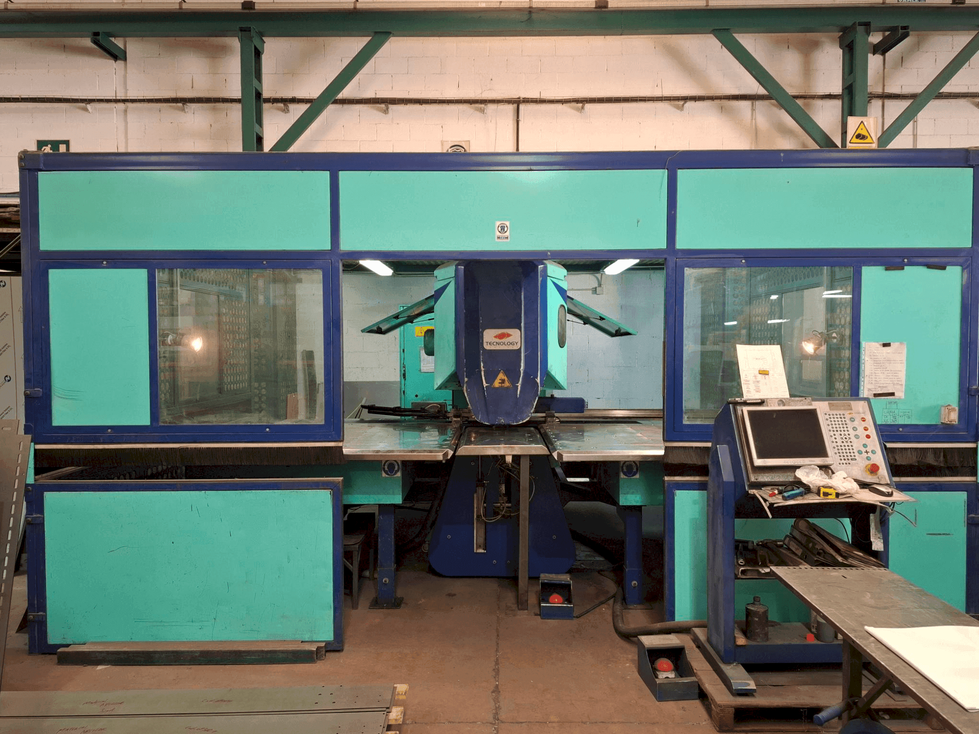 Vue de face de la machine Tecnology Tecnotransfer 15 SR