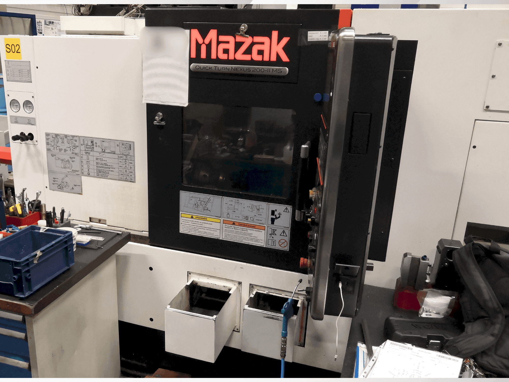 Vue de face de la machine Mazak Quickturn Nexus 200-II MS