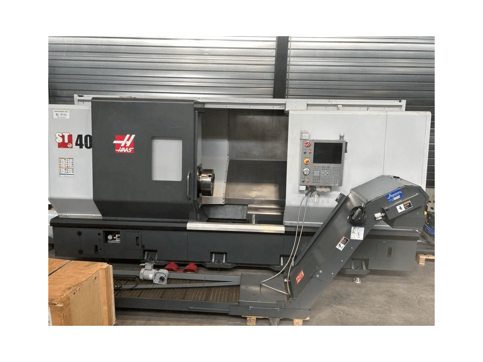 Vue de face de la machine HAAS ST-40