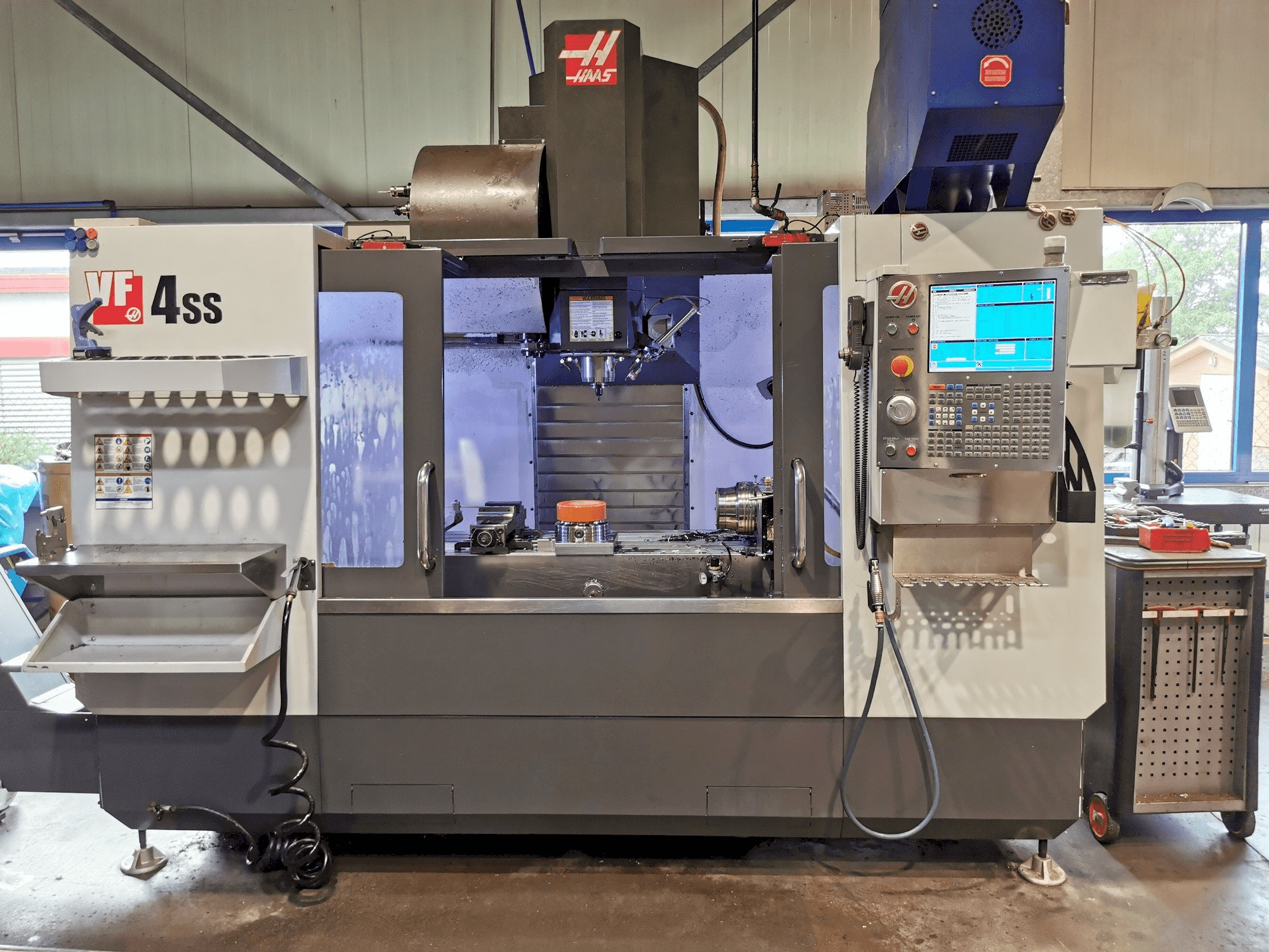 Front view of HAAS VF-4SS machine