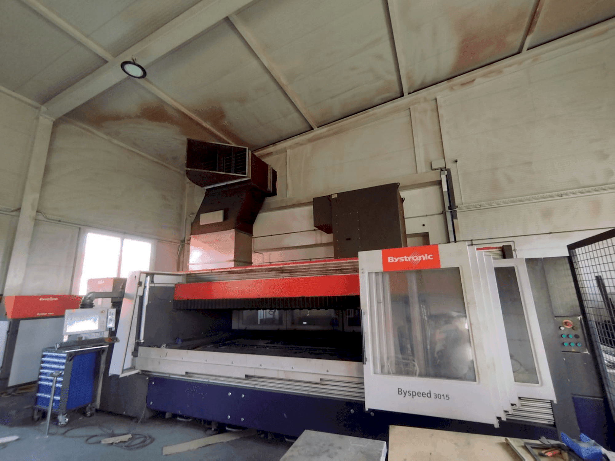 Vue de face de la machine Bystronic BySpeed 3015