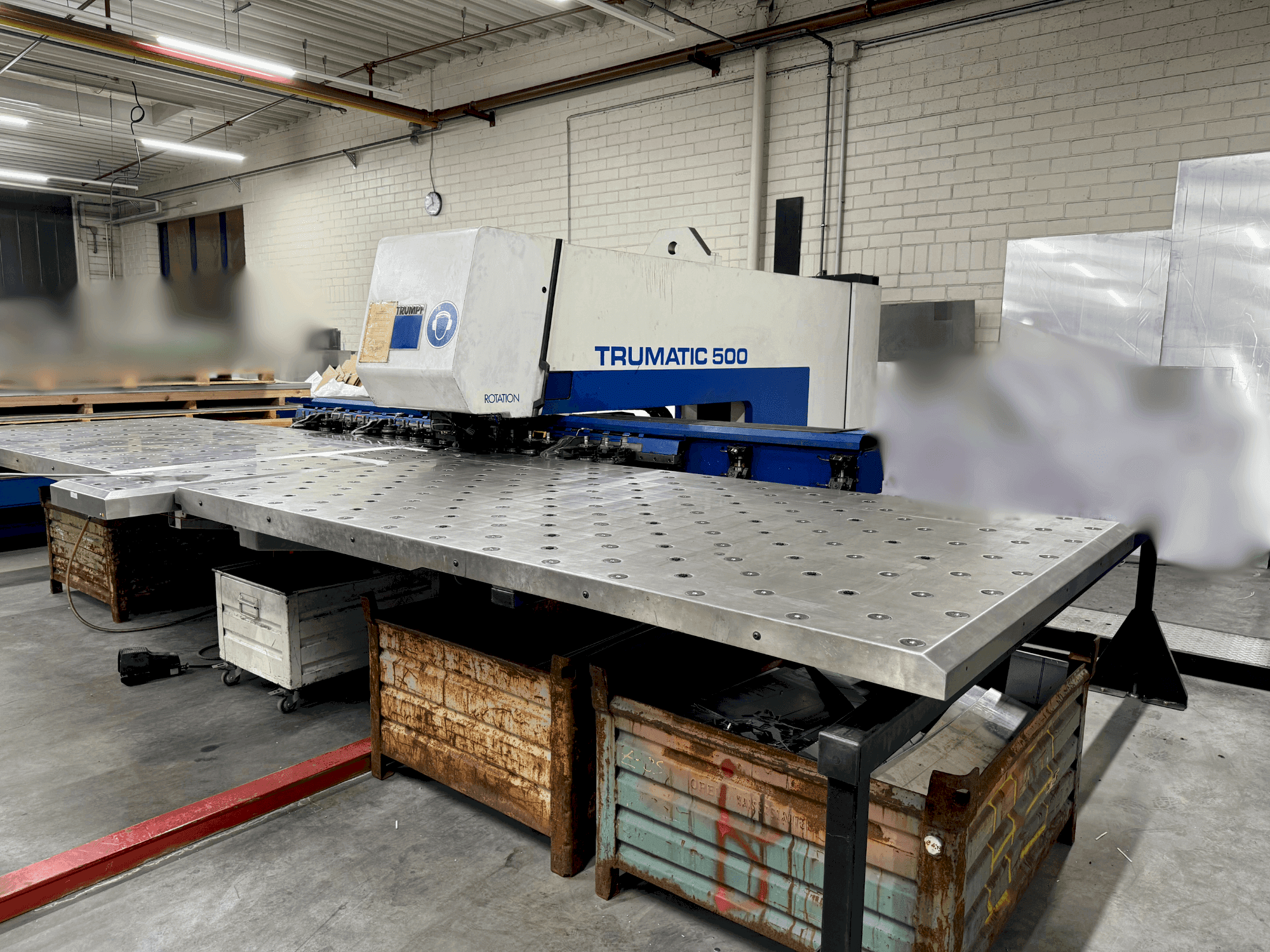 Vue de face de la machine TRUMPF TRUMATIC 500
