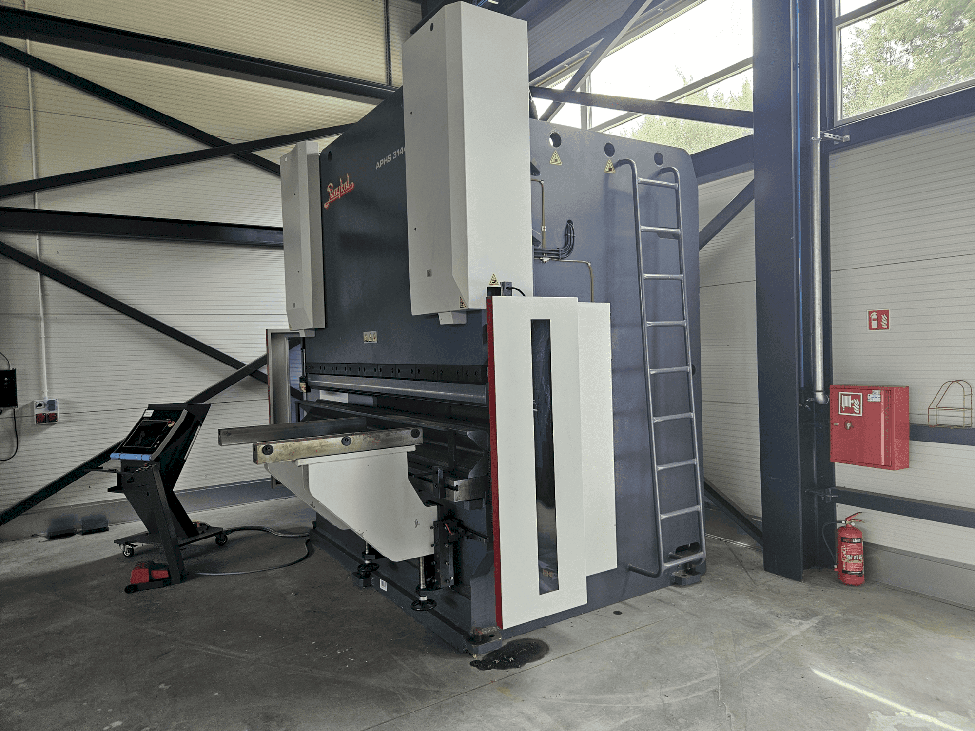 Vue de face de la machine Baykal APHS 31440