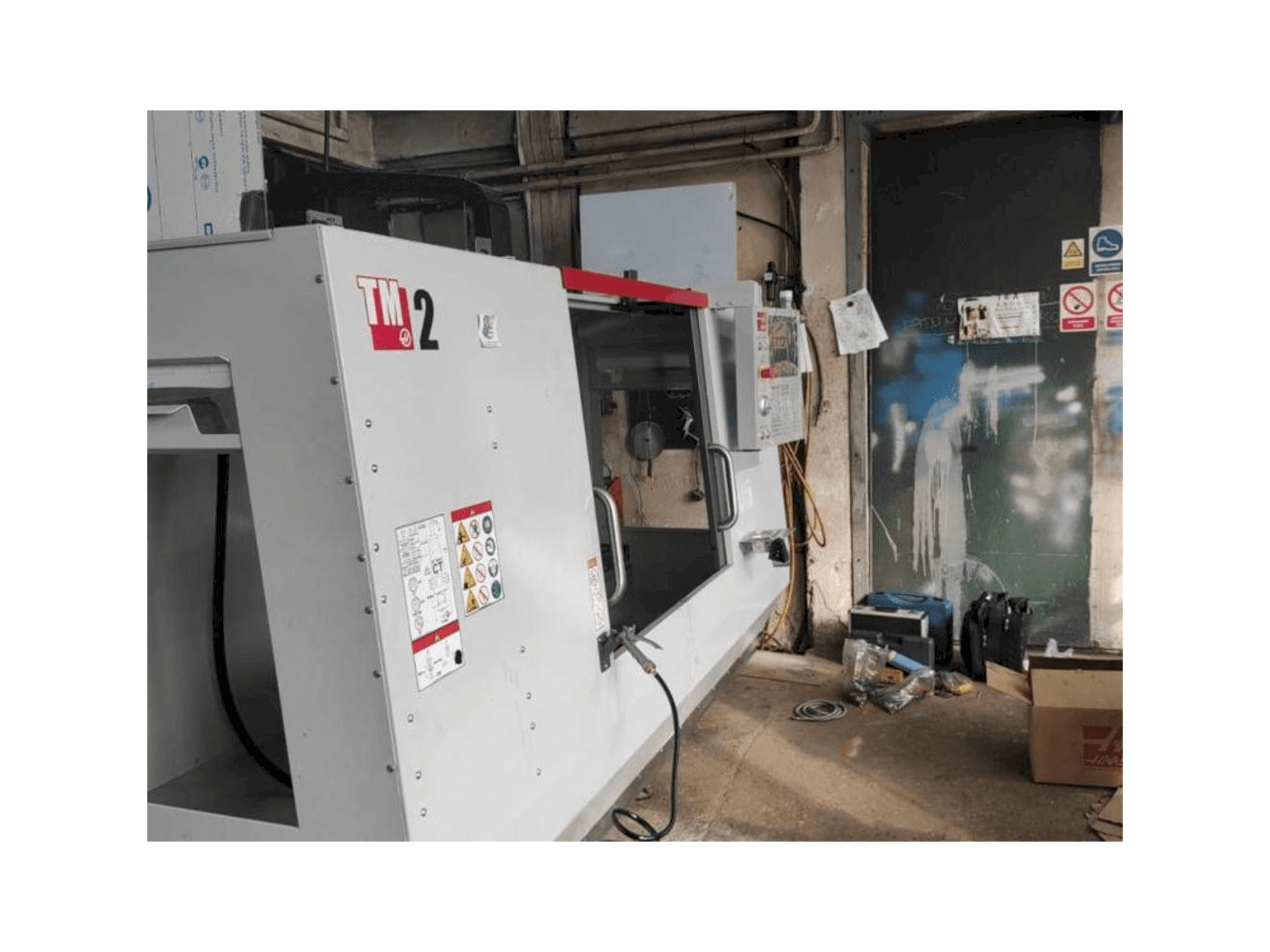 Vue de face de la machine HAAS TM 2