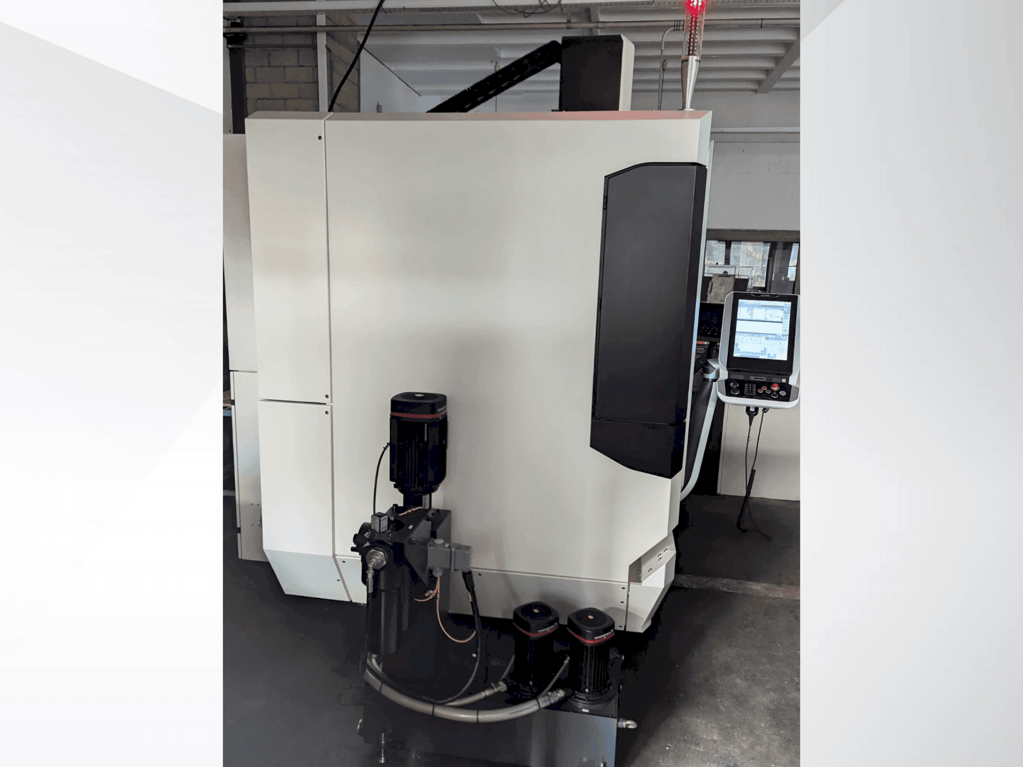 Vue de face de la machine DMG MORI CMX 50U