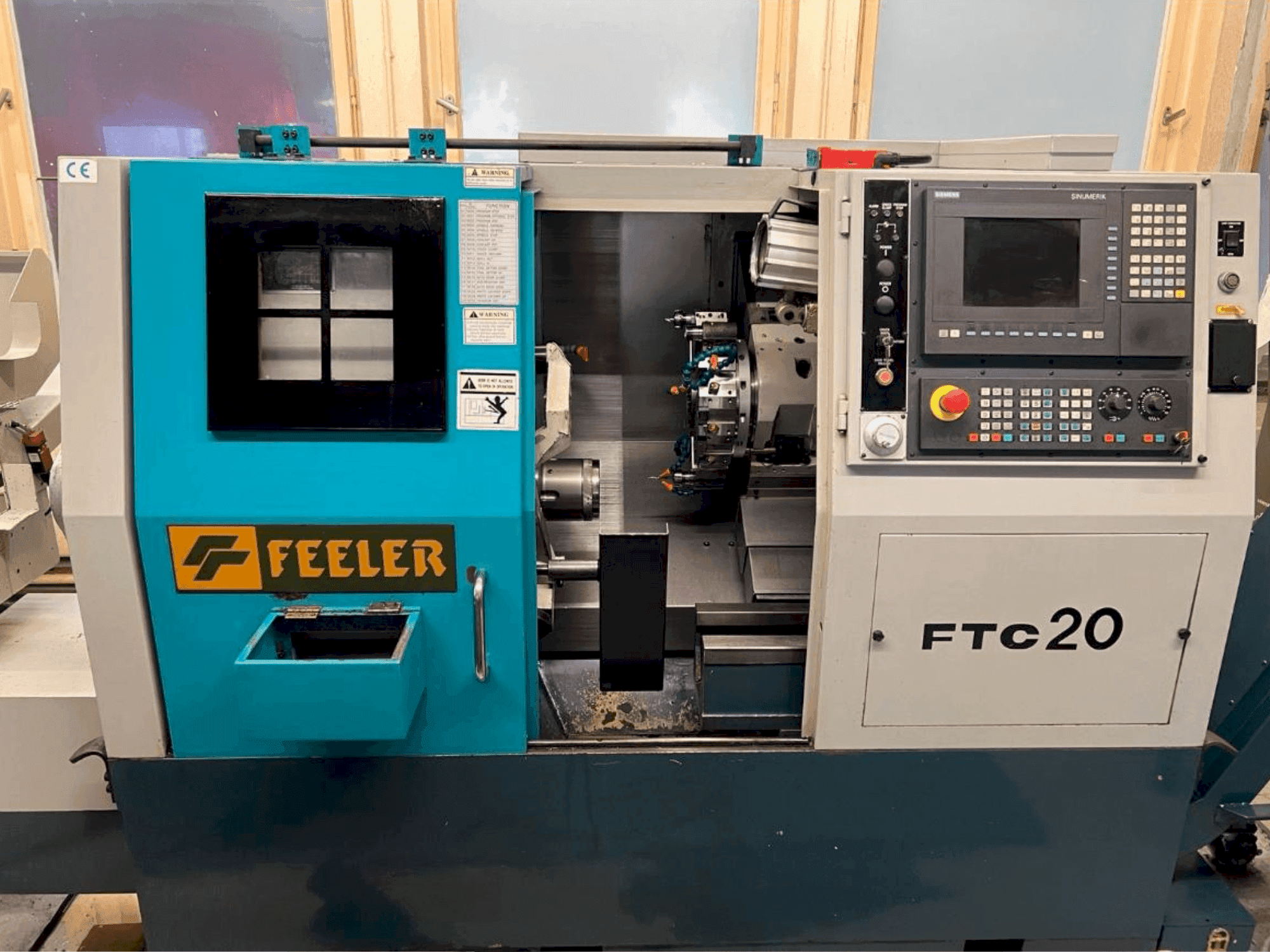 Vue de face de la machine Feeler FTC 20