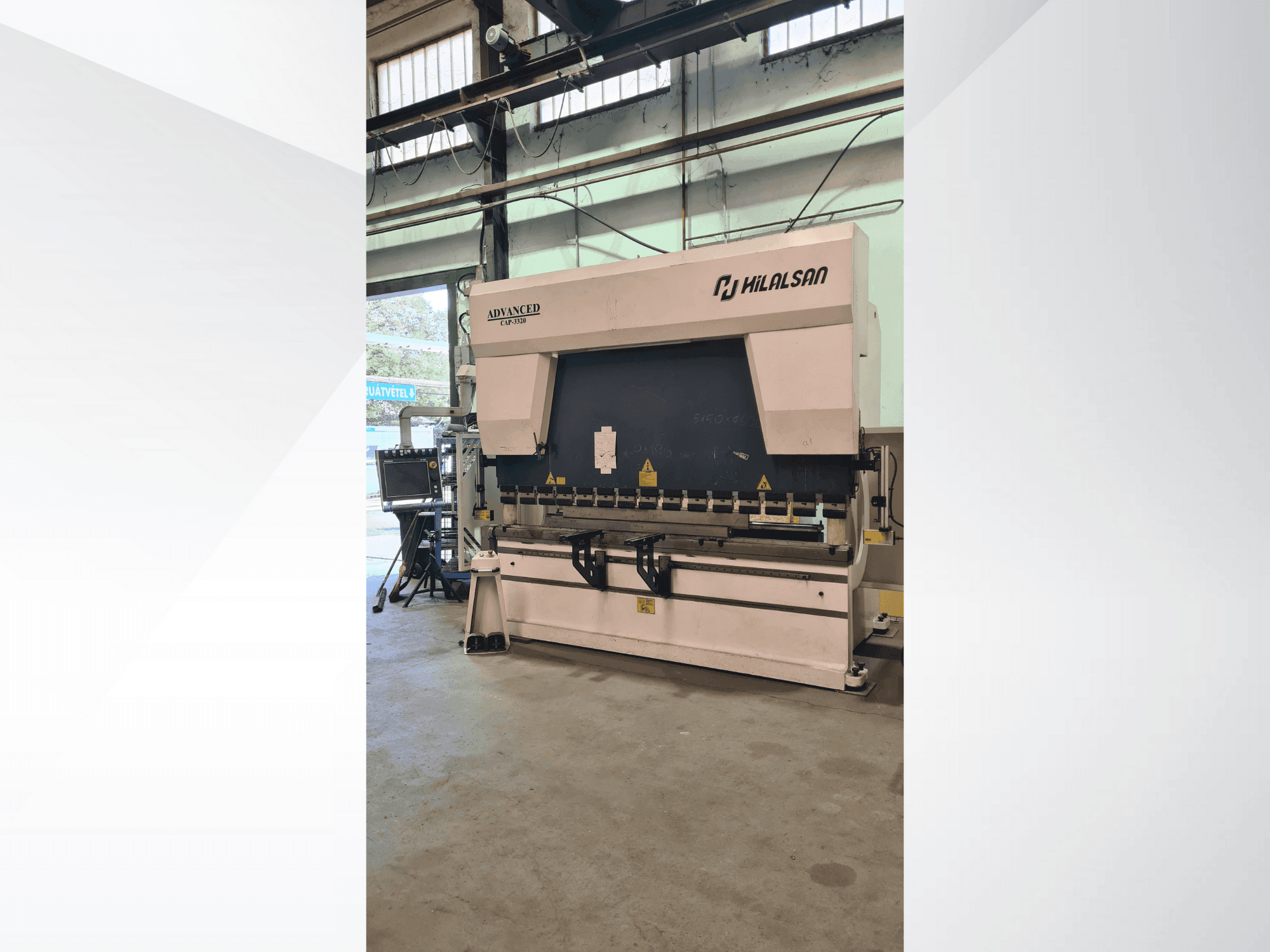 Vue de face de la machine HILALSAN Advanced Cap 3320