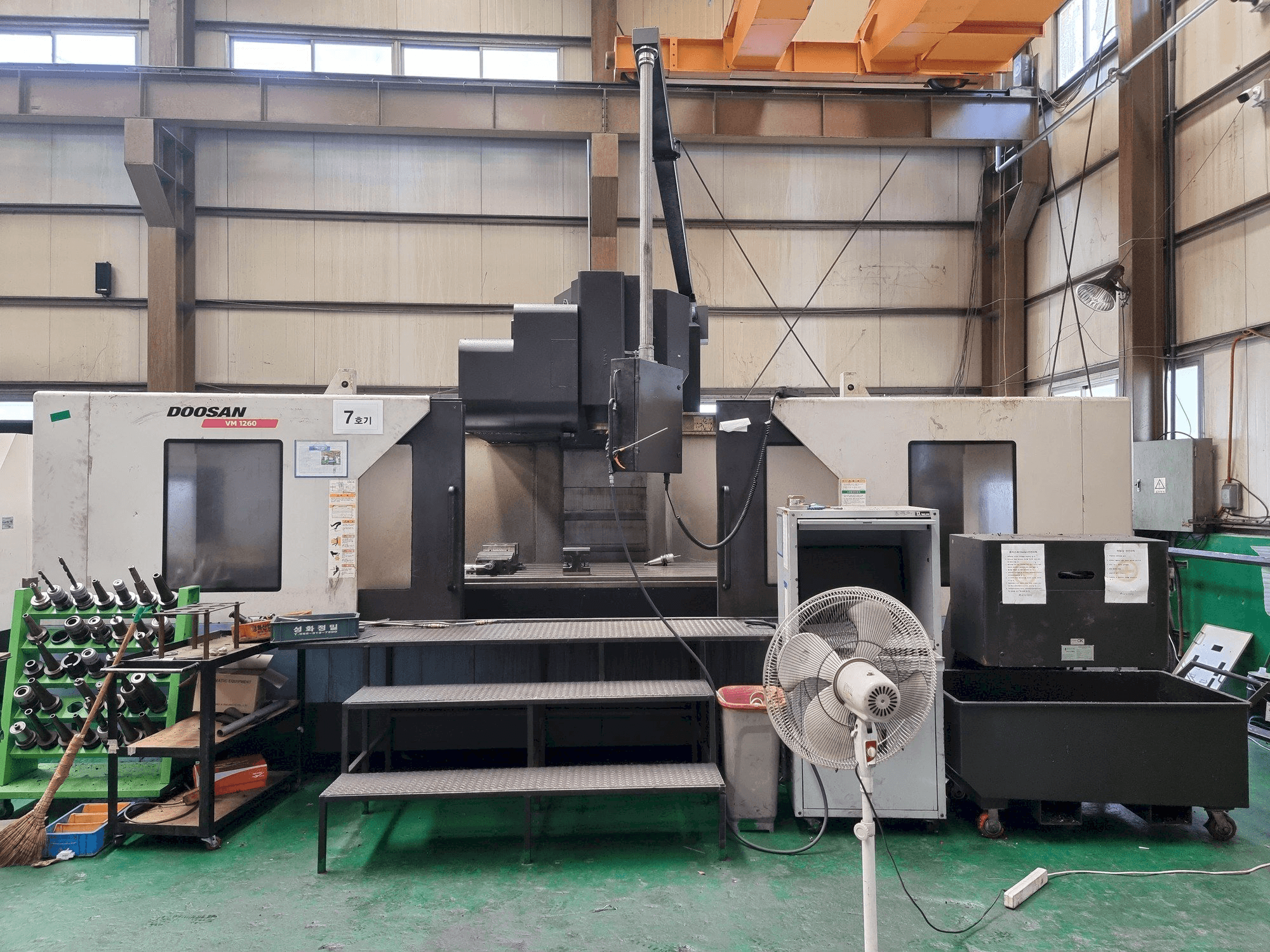 Front view of Doosan VM1260 machine