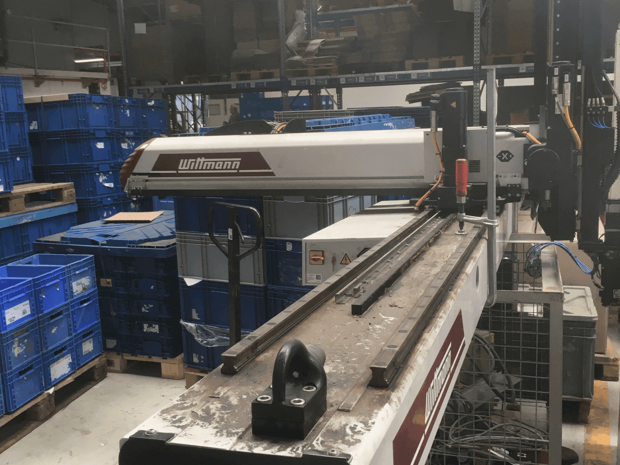 Vue de face de la machine WITTMANN W743