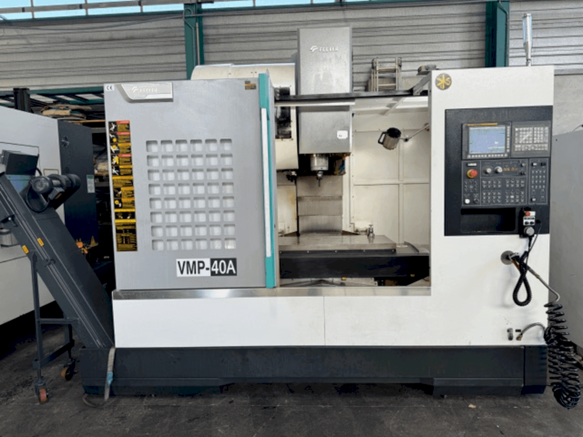 Vue de face de la machine Feeler VMP40A