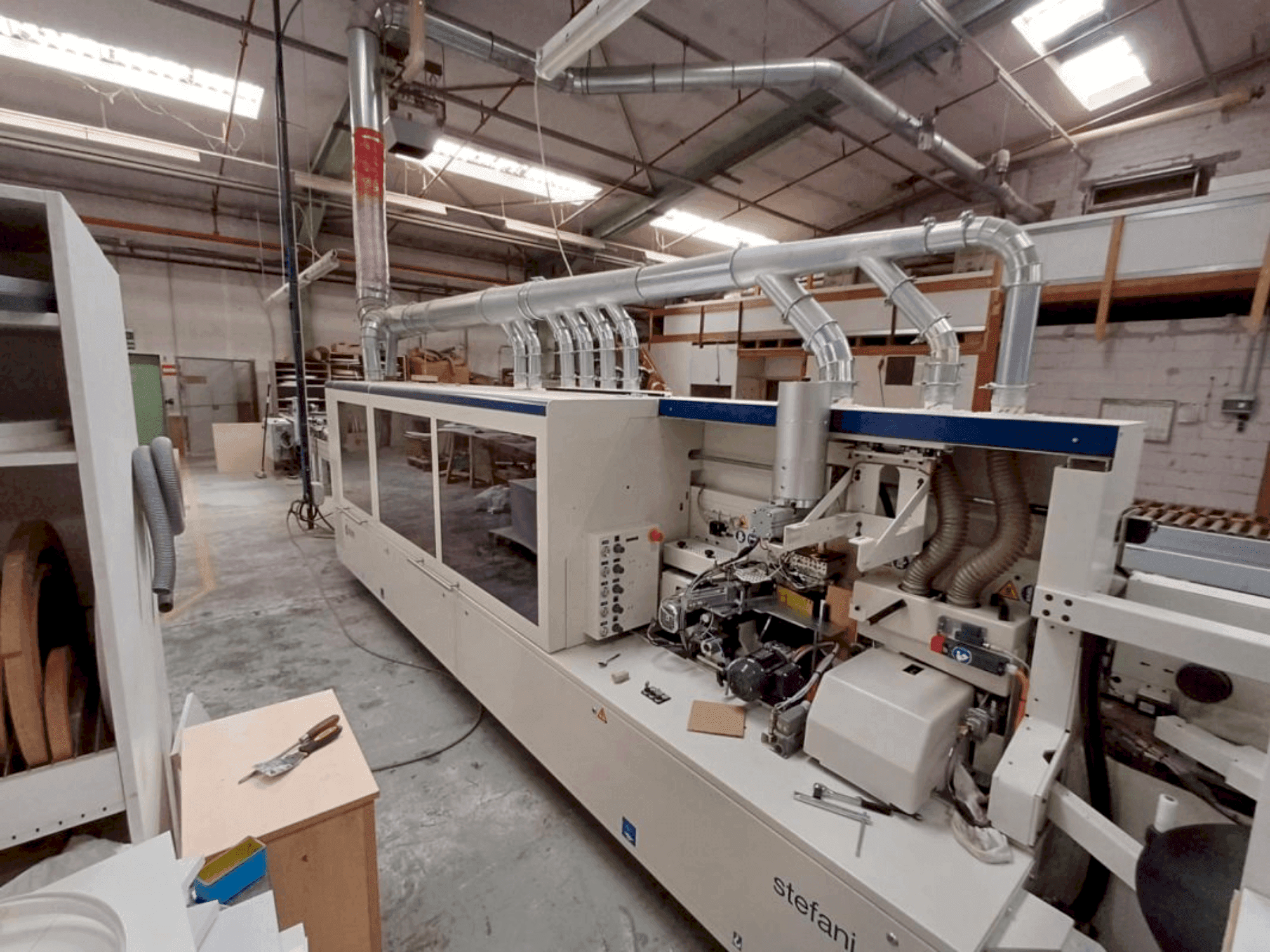 Vue de face de la machine SCM STEFANI MD RM