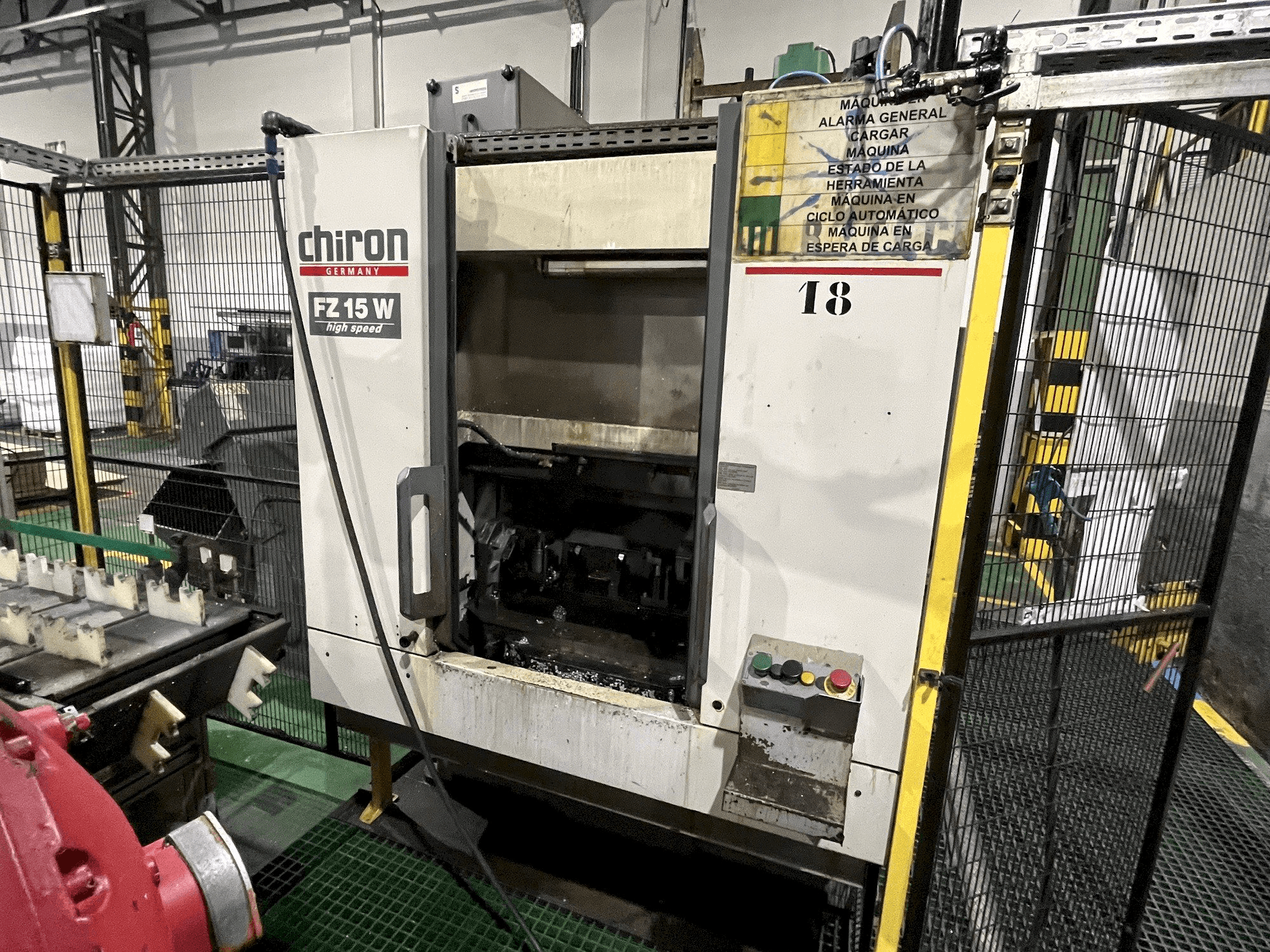 Vue de face de la machine CHIRON FZ15W