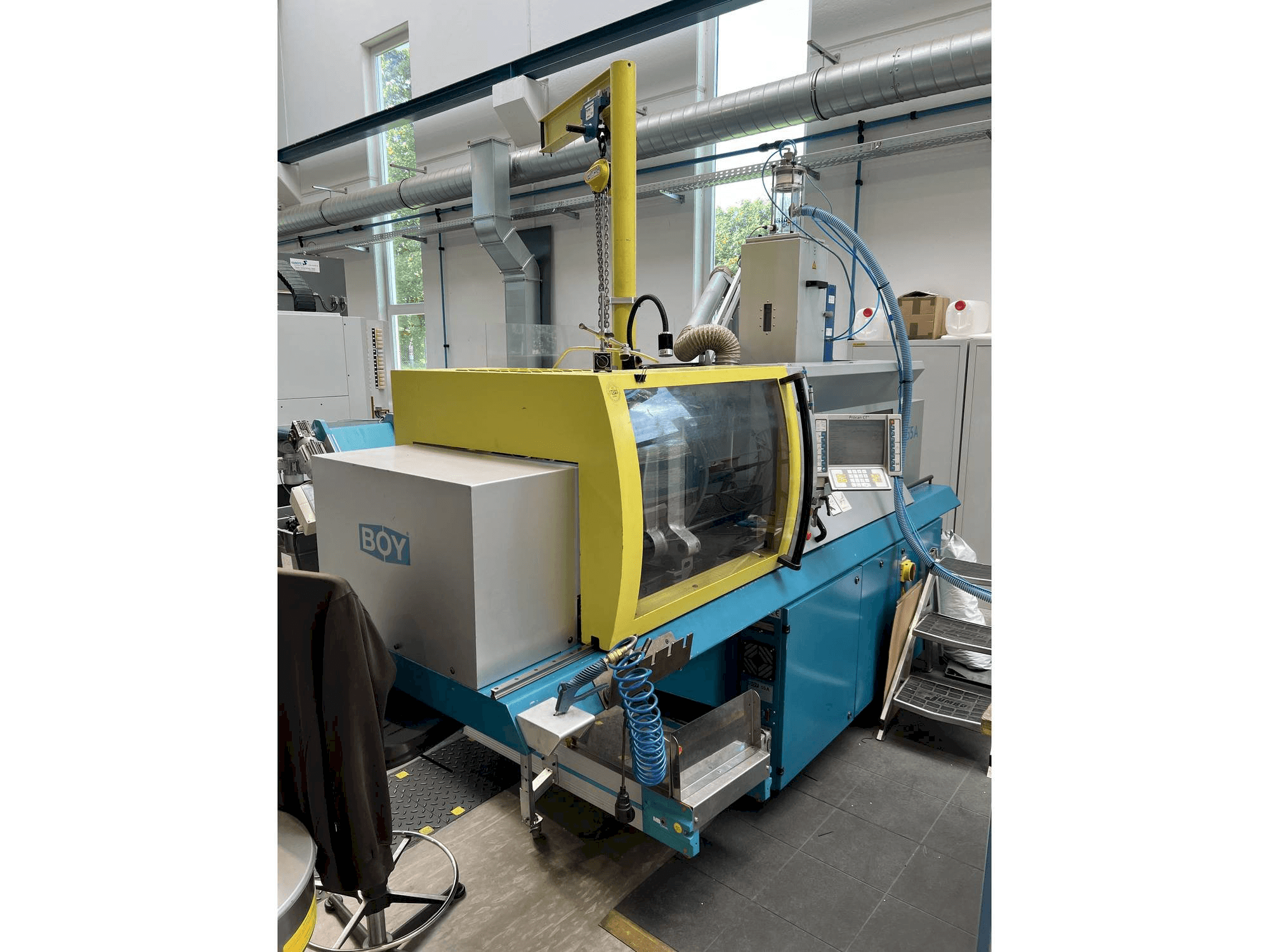 Vue gauche de la machine BOY 55A