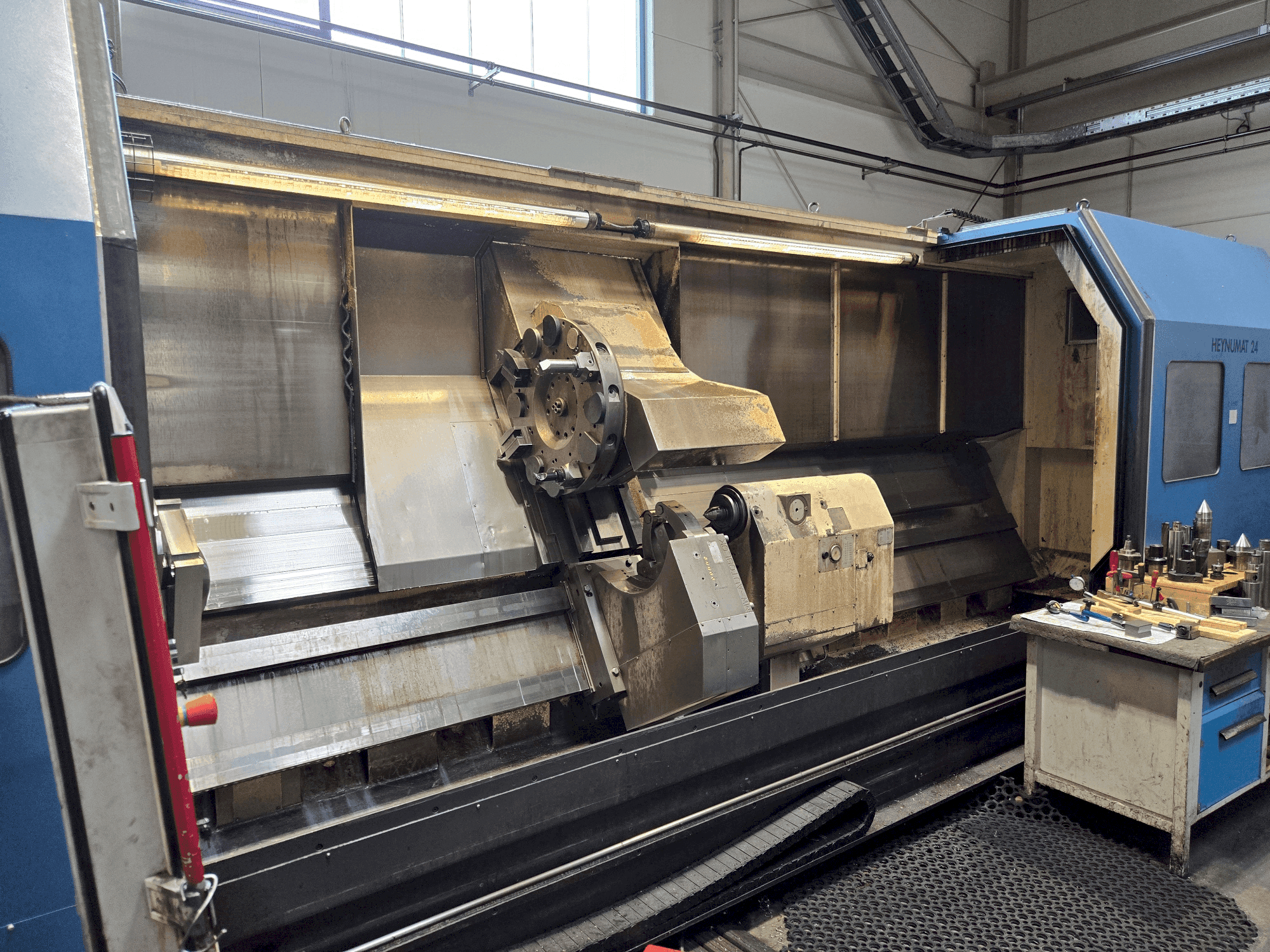 Vue de face de la machine HEYNUMAT 24 UK/4000
