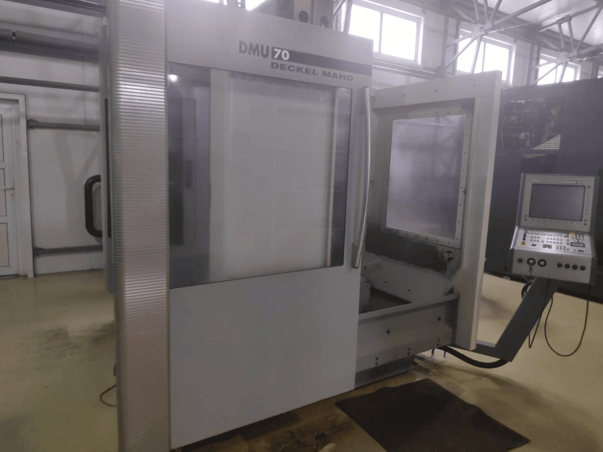 Front view of DECKEL MAHO DMU 70 machine