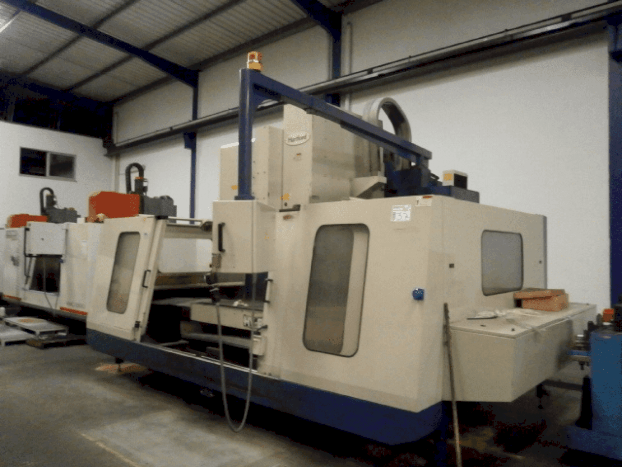 Vue de face de la machine HARTFORD HV-80A