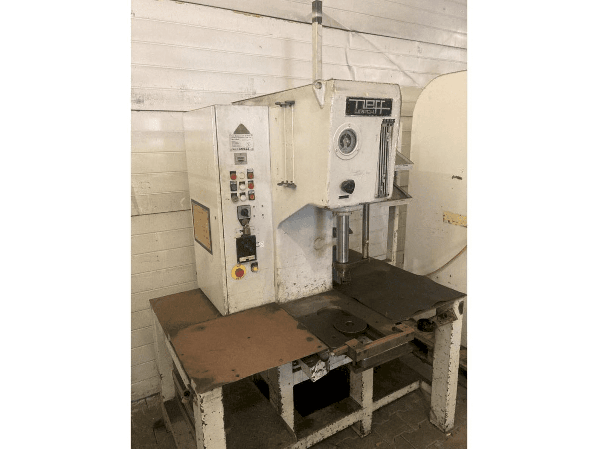 Vue de face de la machine Walter NEFF T6.3