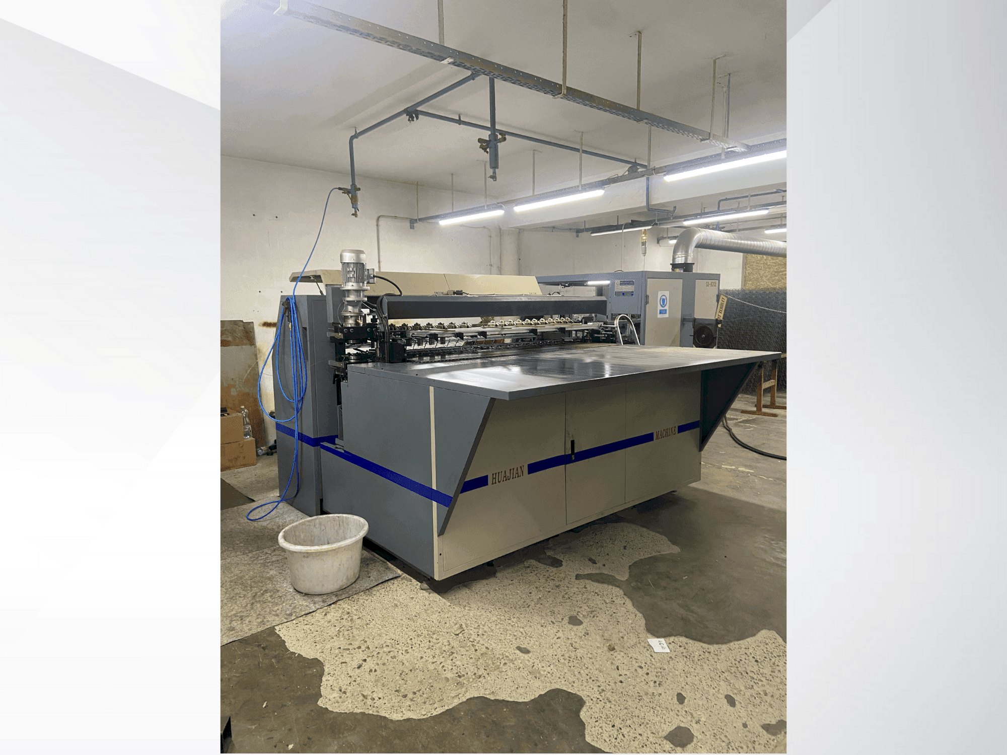 Vue de face de la machine HUAJIAN SX-820i