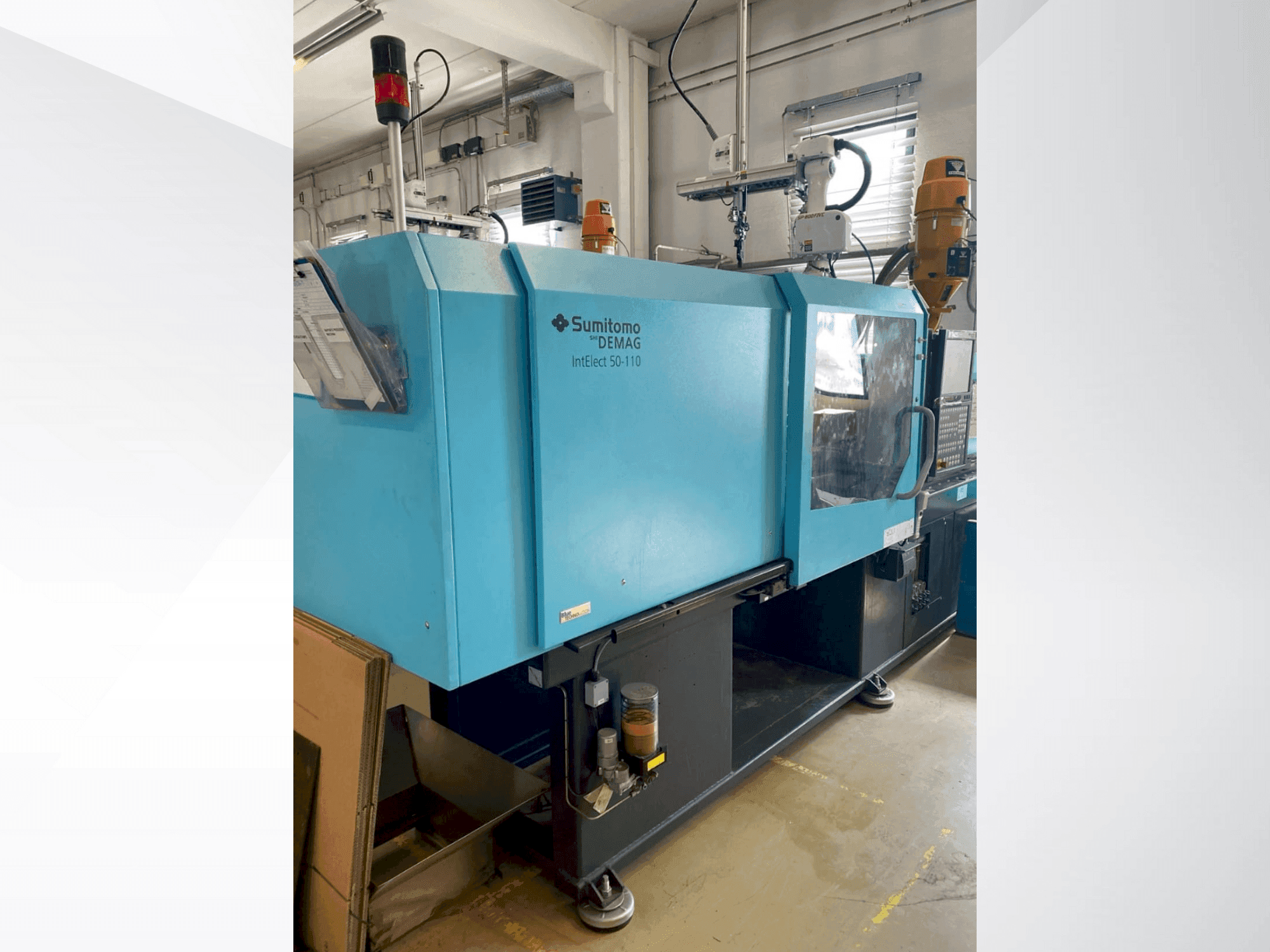 Vue de face de la machine DEMAG IntElect 50/370-110