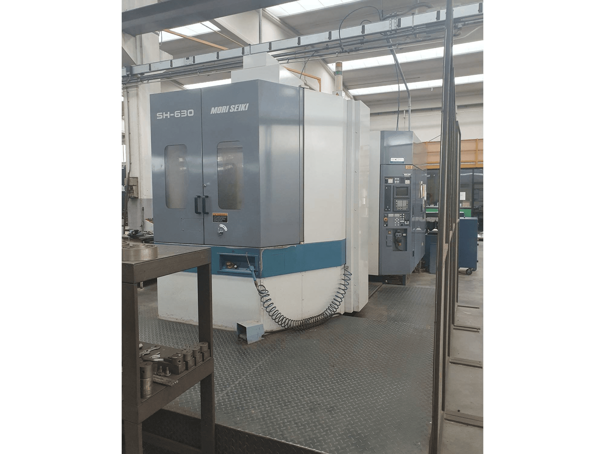 Vue de face de la machine MORI SEIKI SH-630