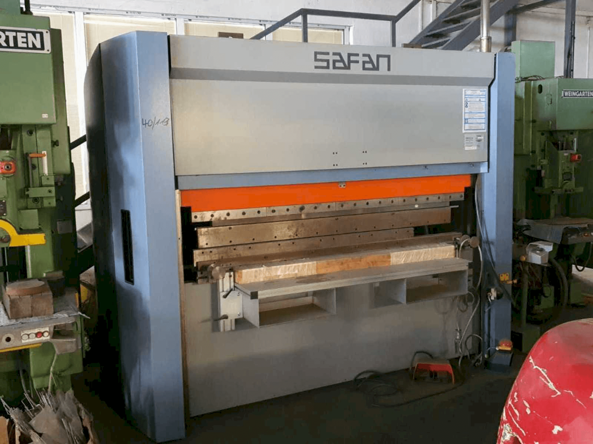 Front view of Safan SMK-K 40-2050 TS1 machine